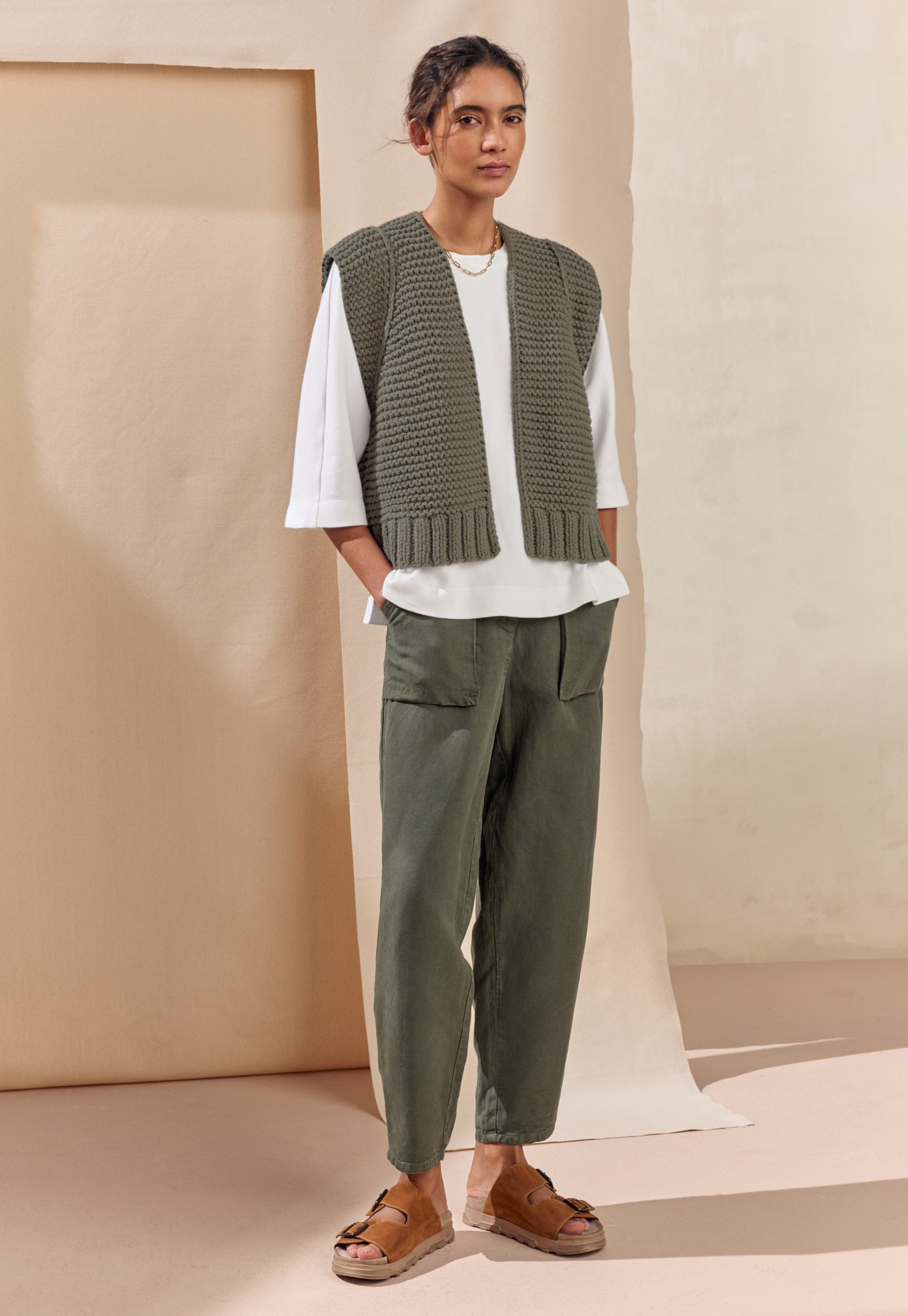 Peruvian cotton hand-knitted waistcoat