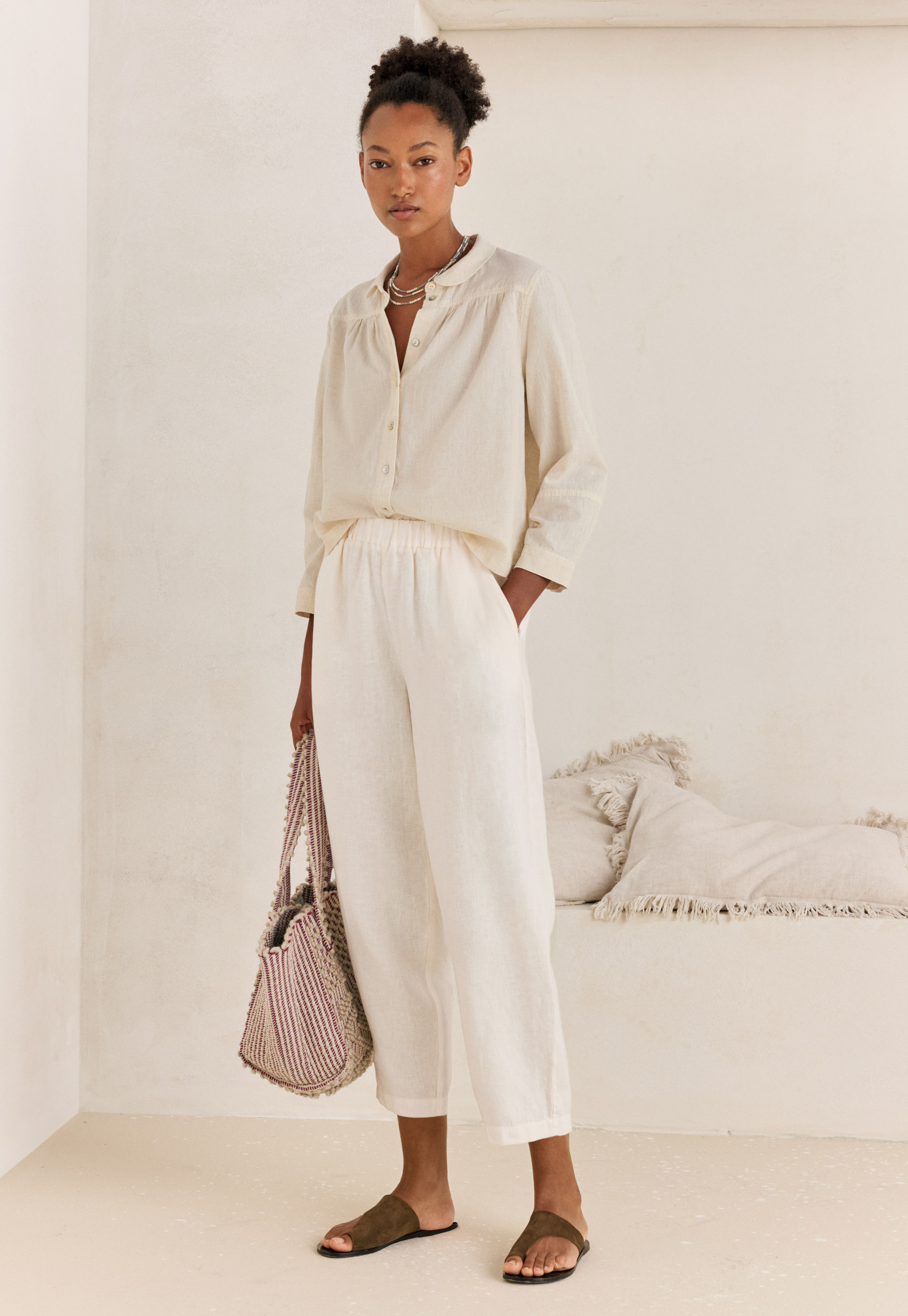 Cropped linen trousers