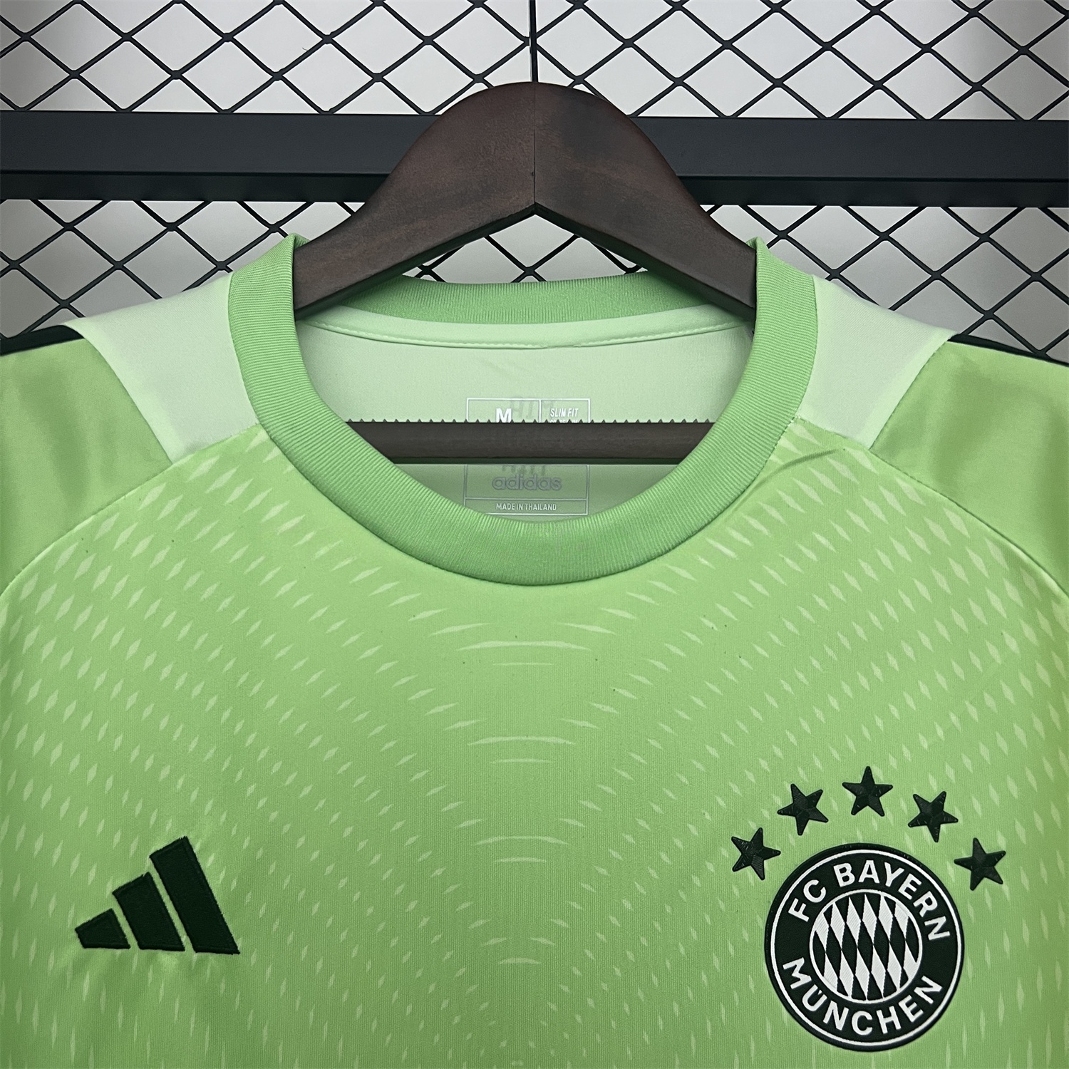 Bayern Munich 25-26 Green Goalkeeper Jersey - Fans Version - UnitedFutballJersey