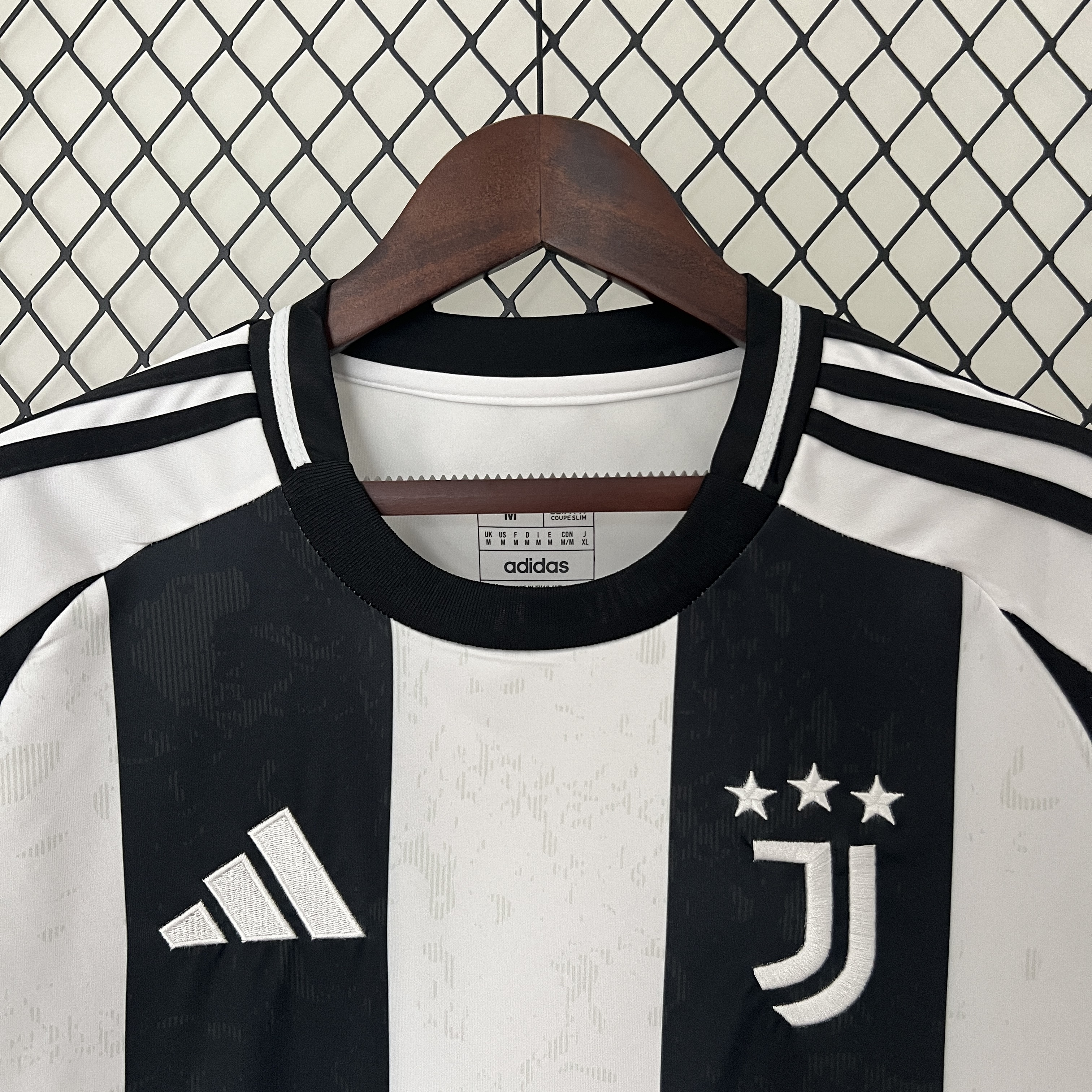 Juventus 24-25 Home Stadium Jersey - Fans Version - UnitedFutballJersey