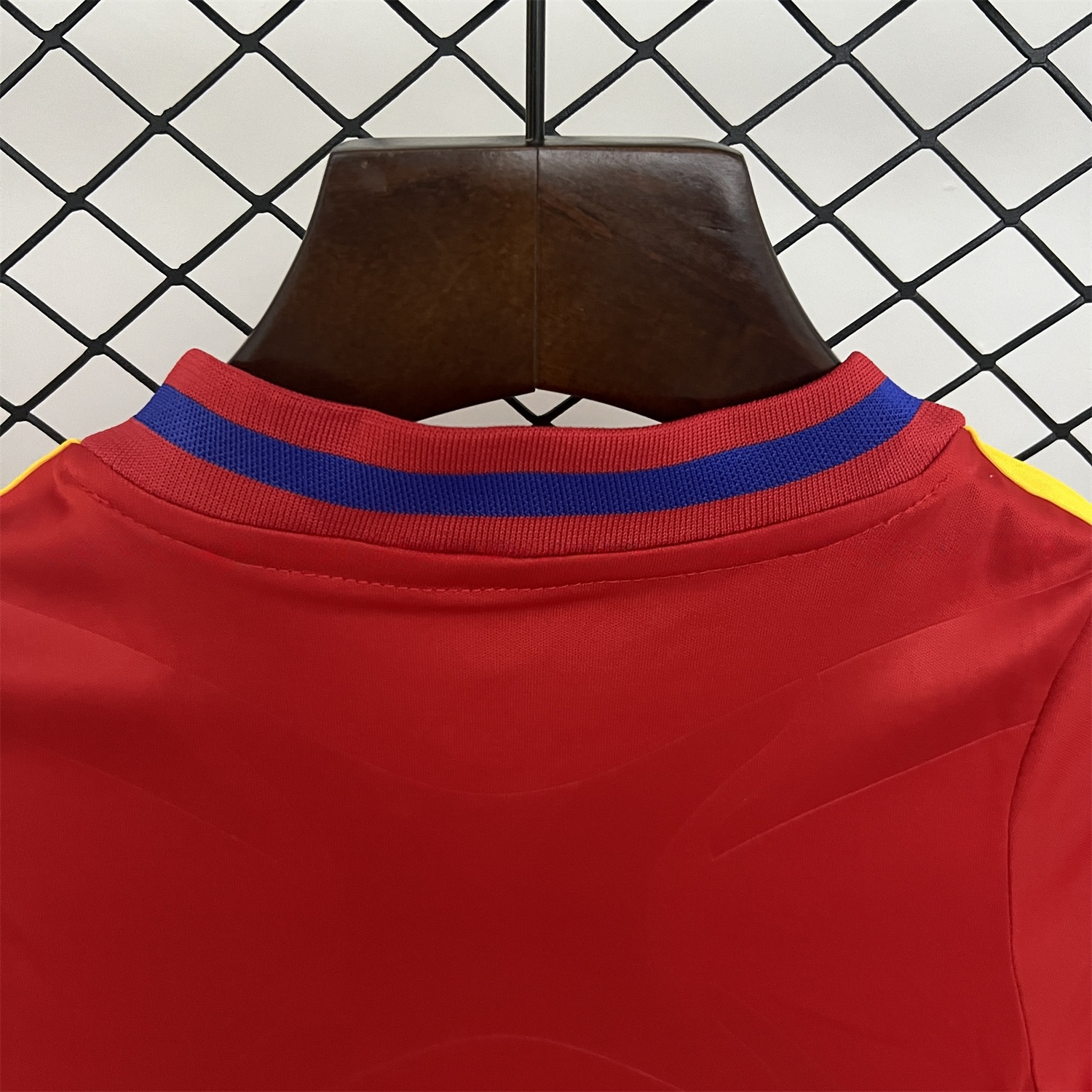 Retro Spain 2010 Home Kids Kit - UnitedFutballJersey