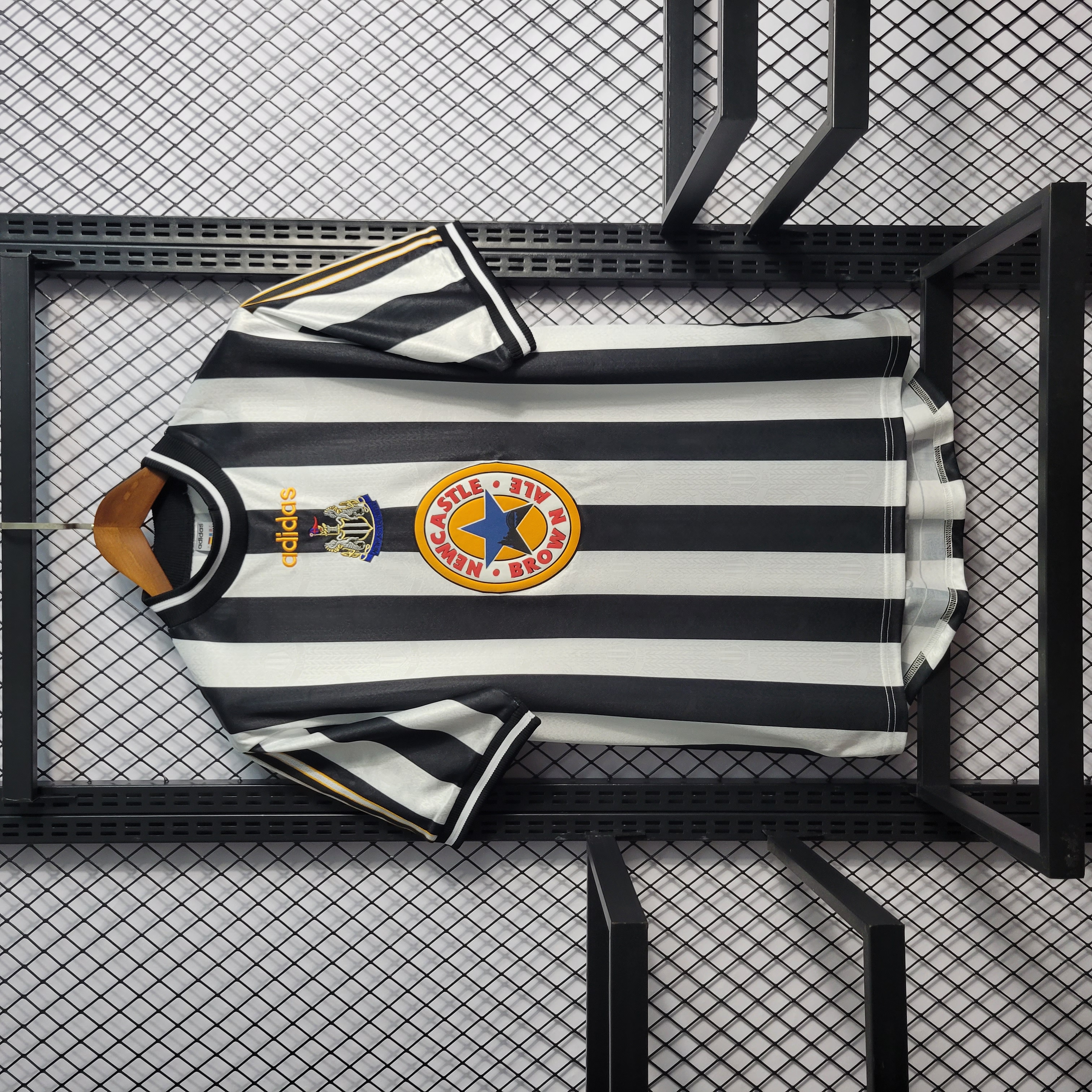 Retro Newcastle United 1995-97 Home Stadium Jersey - UnitedFutballJersey