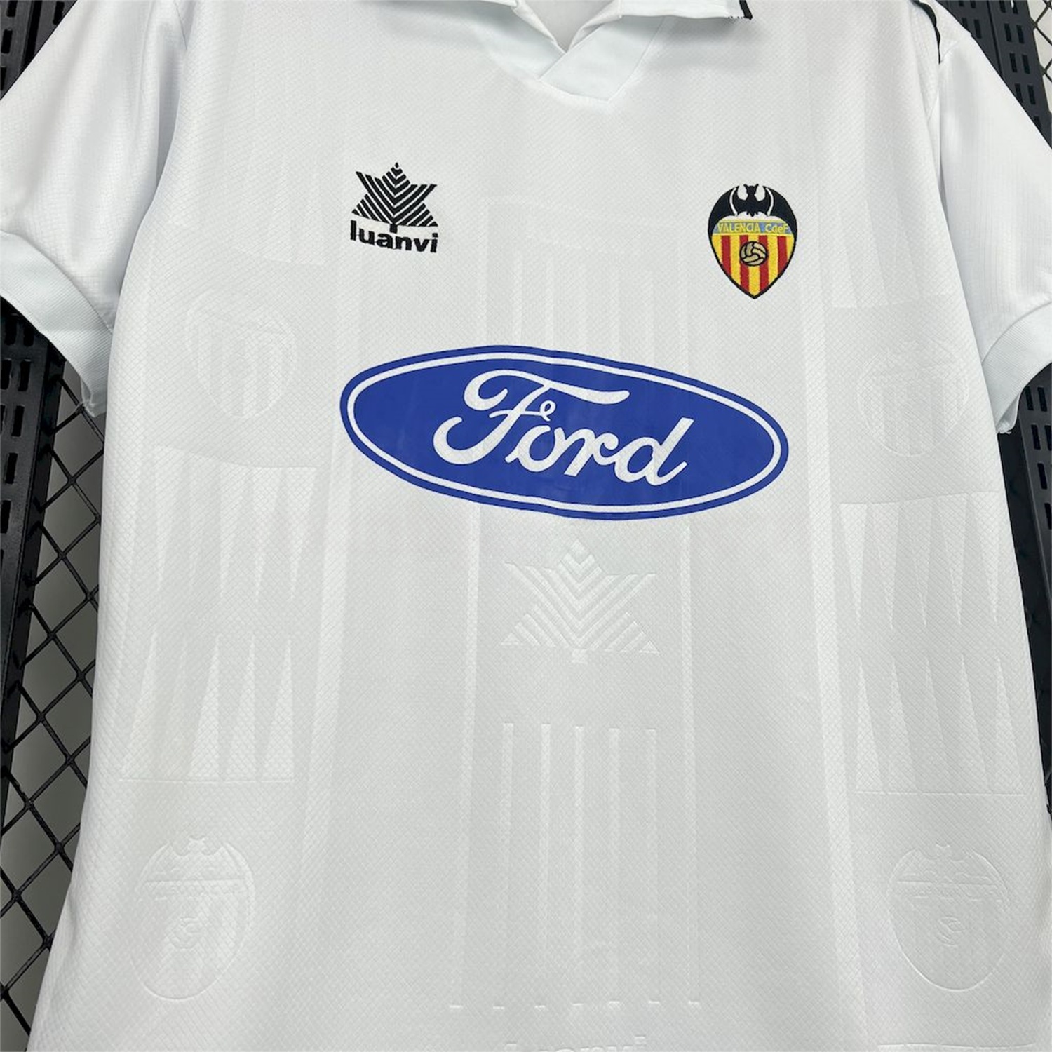 Retro Valencia 1996-97 Home Jersey - UnitedFutballJersey