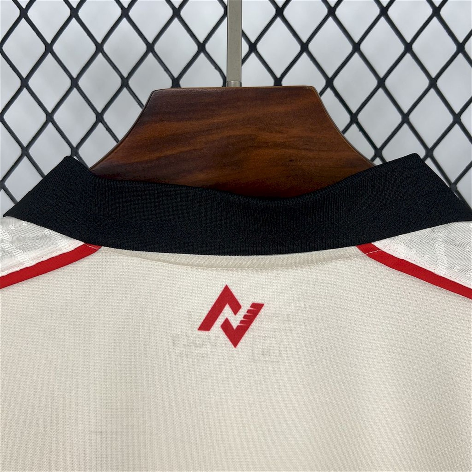 Vitoria 25-26 Beige Goalkeeper Jersey - Fans Version - UnitedFutballJersey