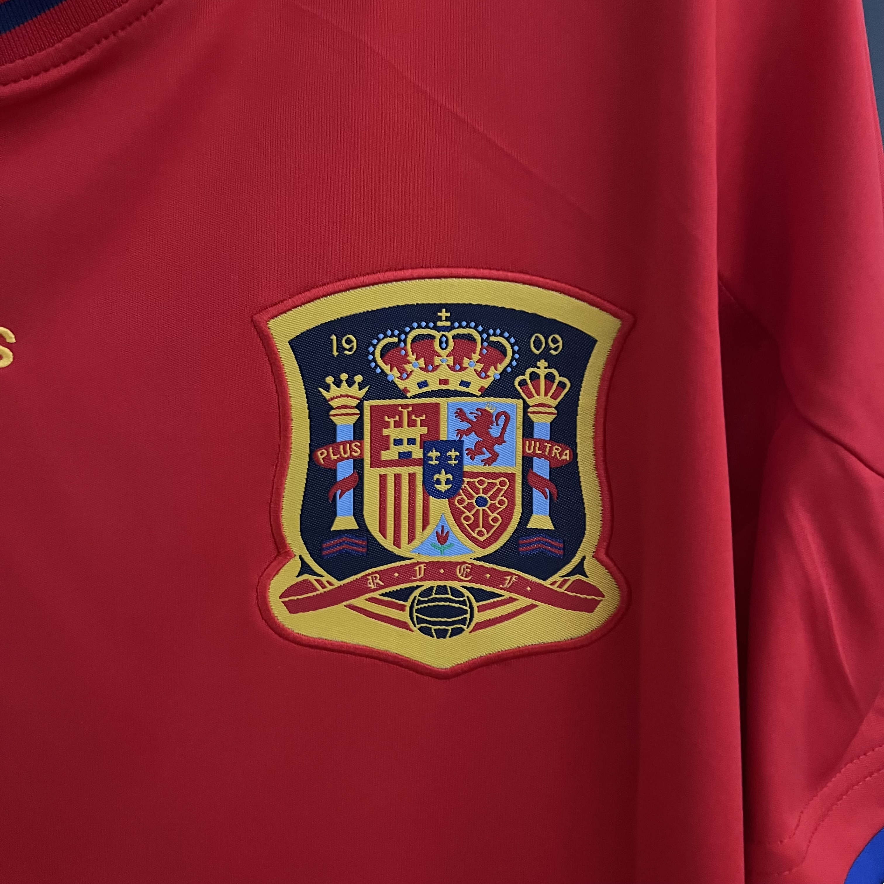 Retro Spain 2010 Home Stadium Jersey - UnitedFutballJersey
