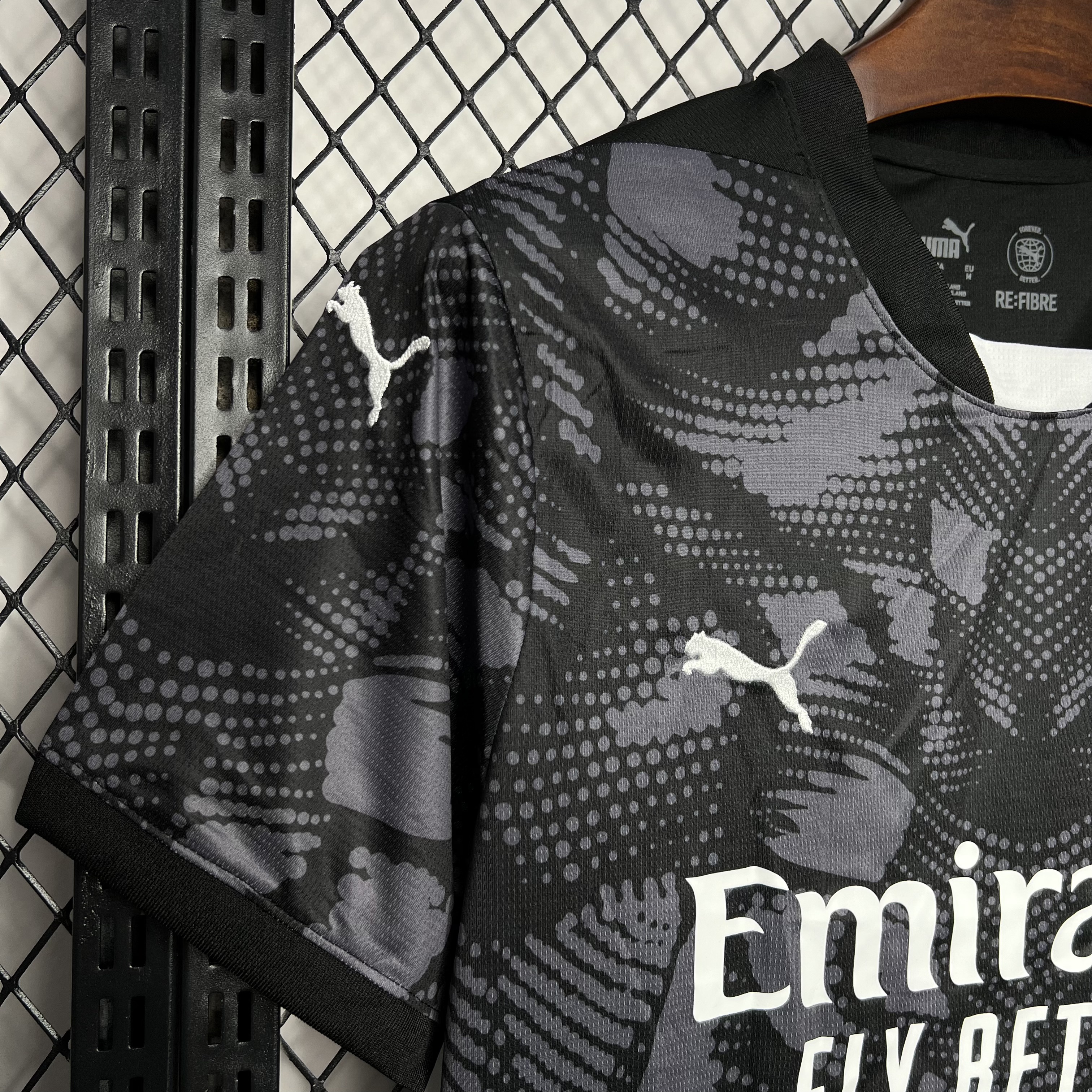 AC Milan 24-25 Black Goalkeeper Jersey - Fans Version - UnitedFutballJersey