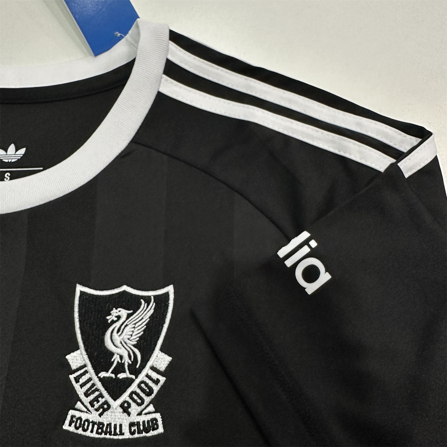 Liver.pool 25-26 Black Trefoil Goalkeeper Jersey - Fans Version - UnitedFutballJersey