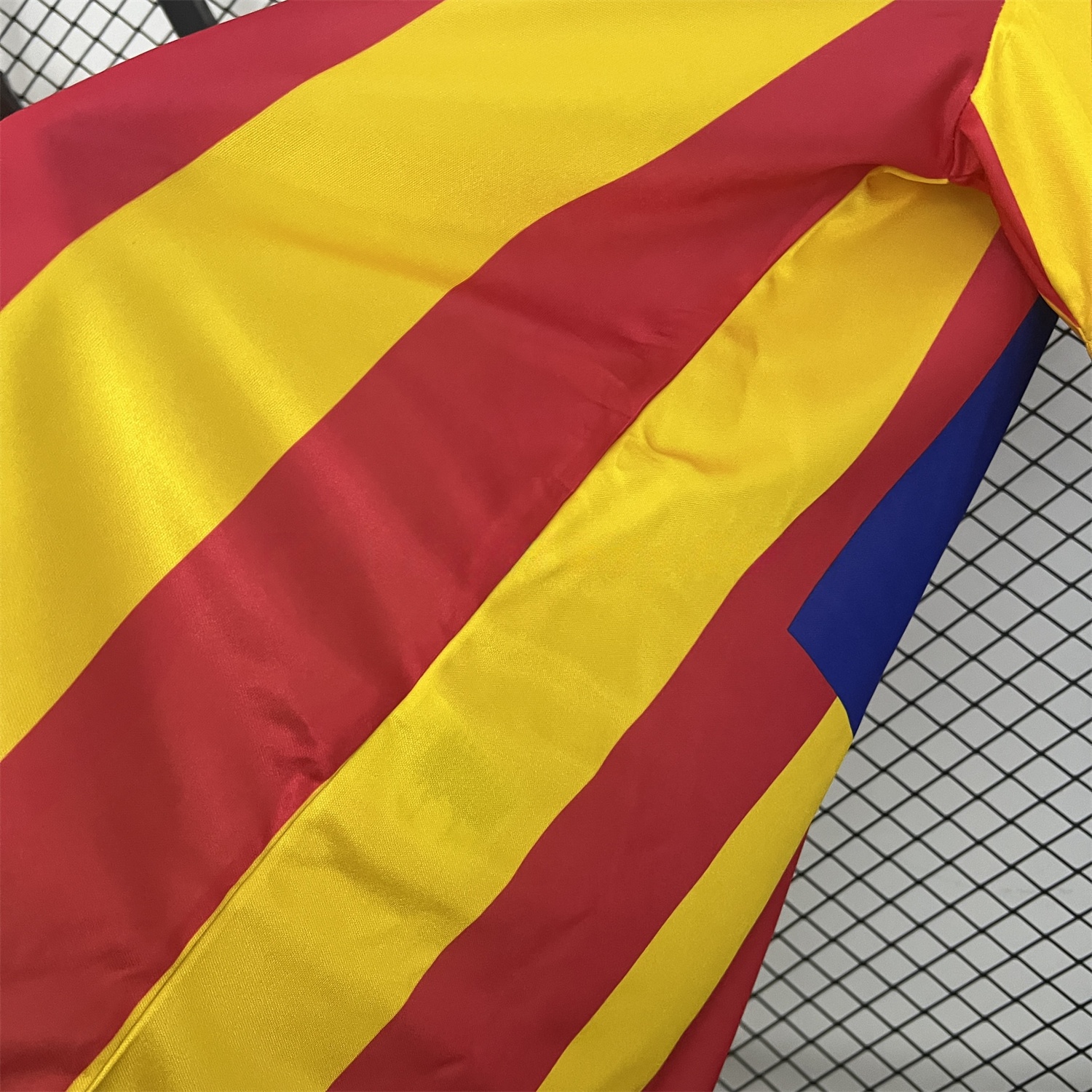 Retro Valencia 1980-82 Away Jersey - UnitedFutballJersey