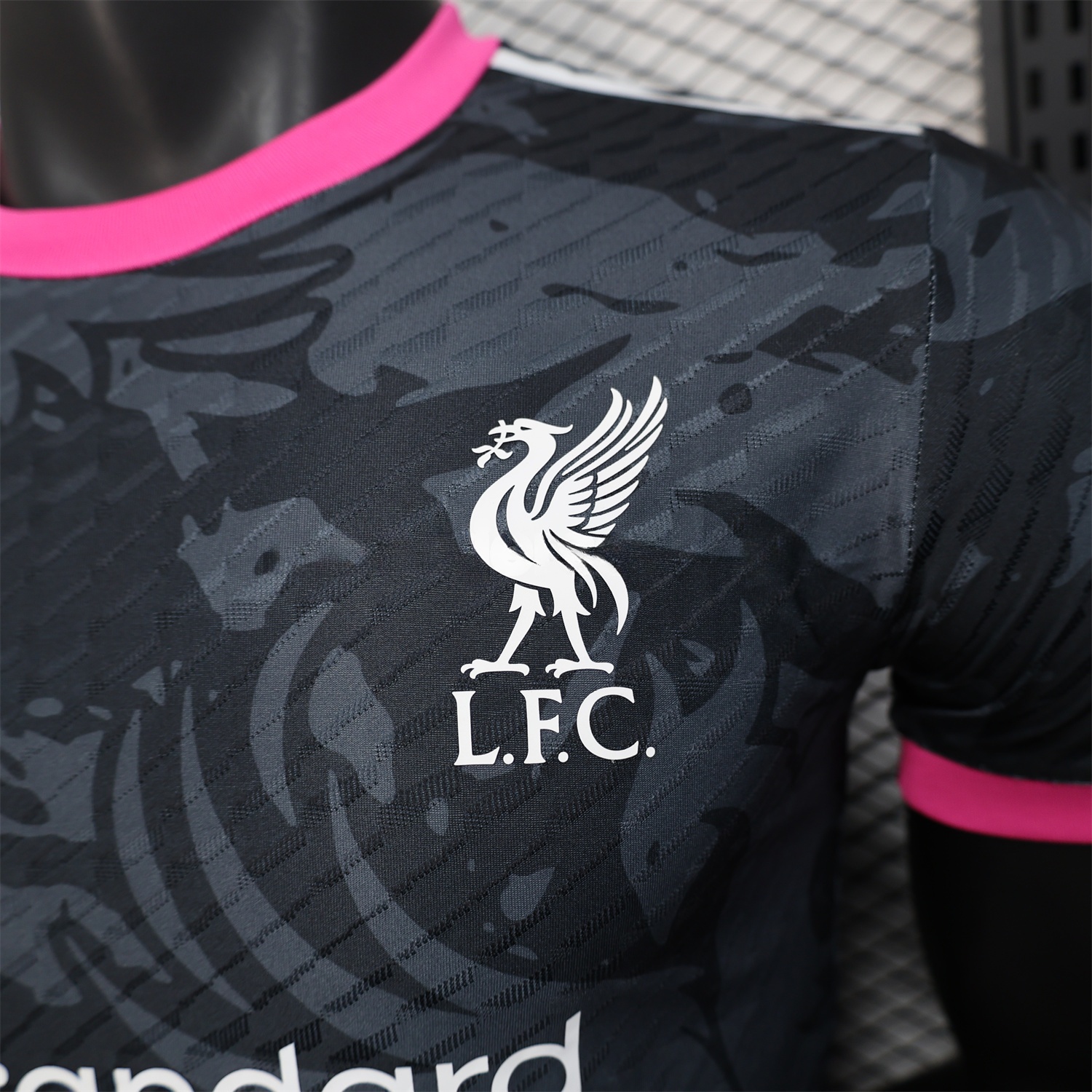 Liver.pool 25-26 Red White Liver.pool Bird Black Special Jersey - Player Version - UnitedFutballJersey