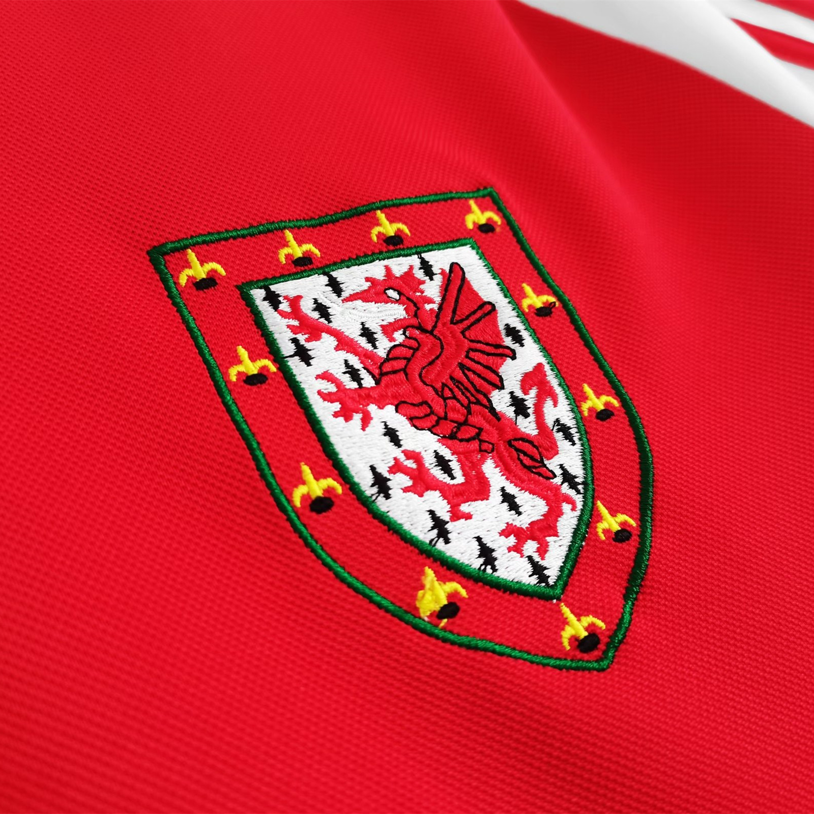 Retro Wales 1982 Home Stadium Jersey - UnitedFutballJersey