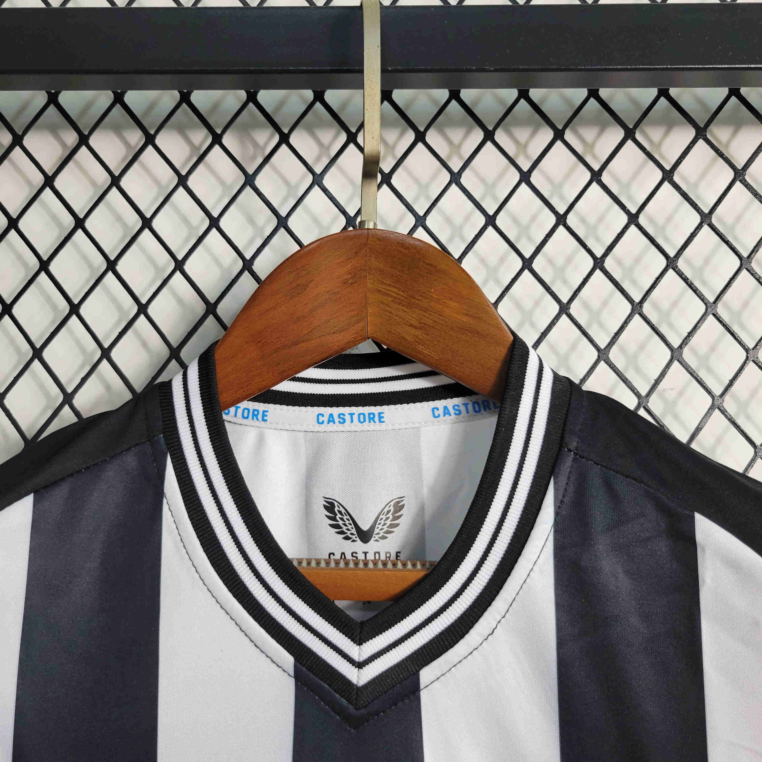 Newcastle United 23-24 Home Kids Kit - UnitedFutballJersey