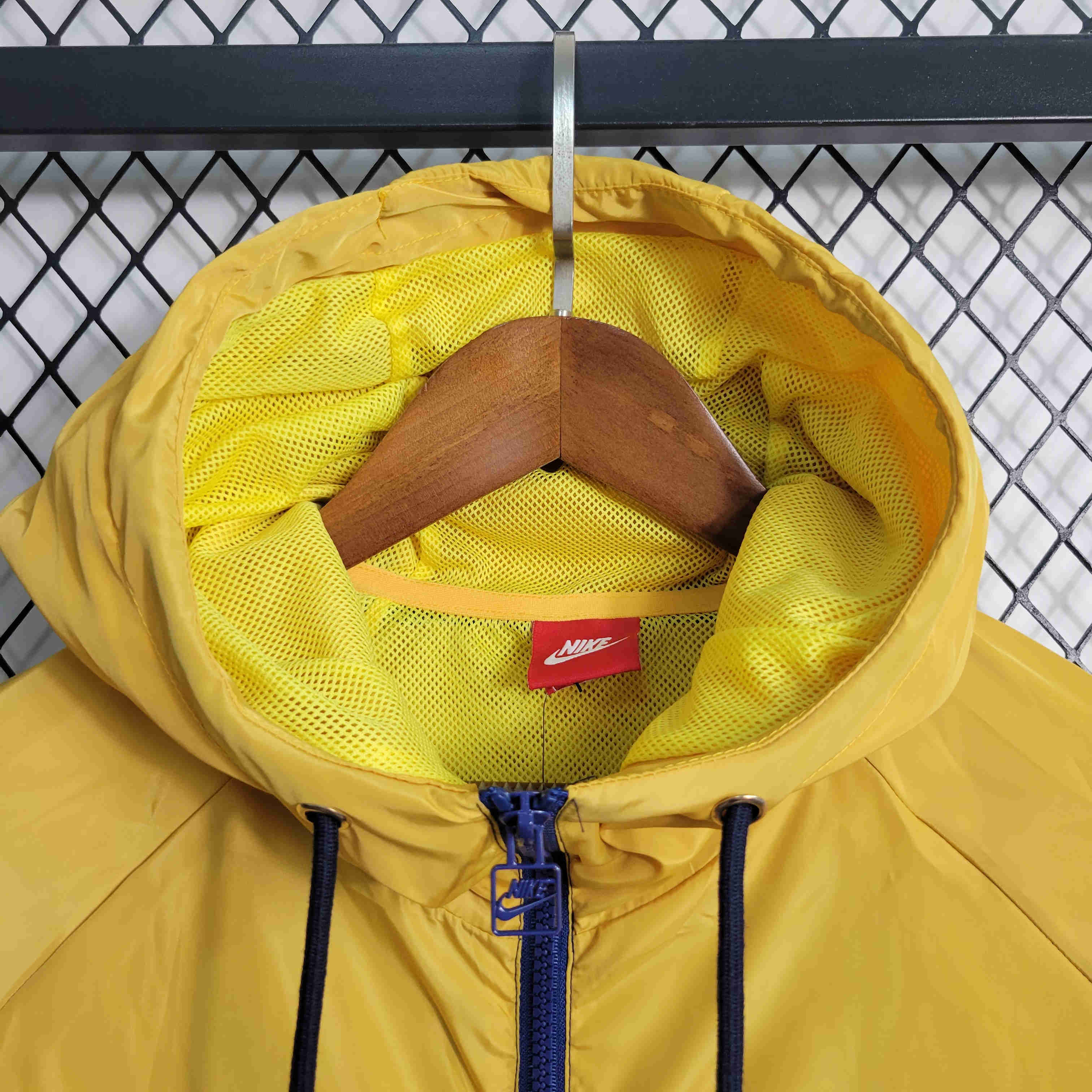 B.A.R.S.A 23-24 Red Royal Blue Yellow PlayerWindbreaker - UnitedFutballJersey
