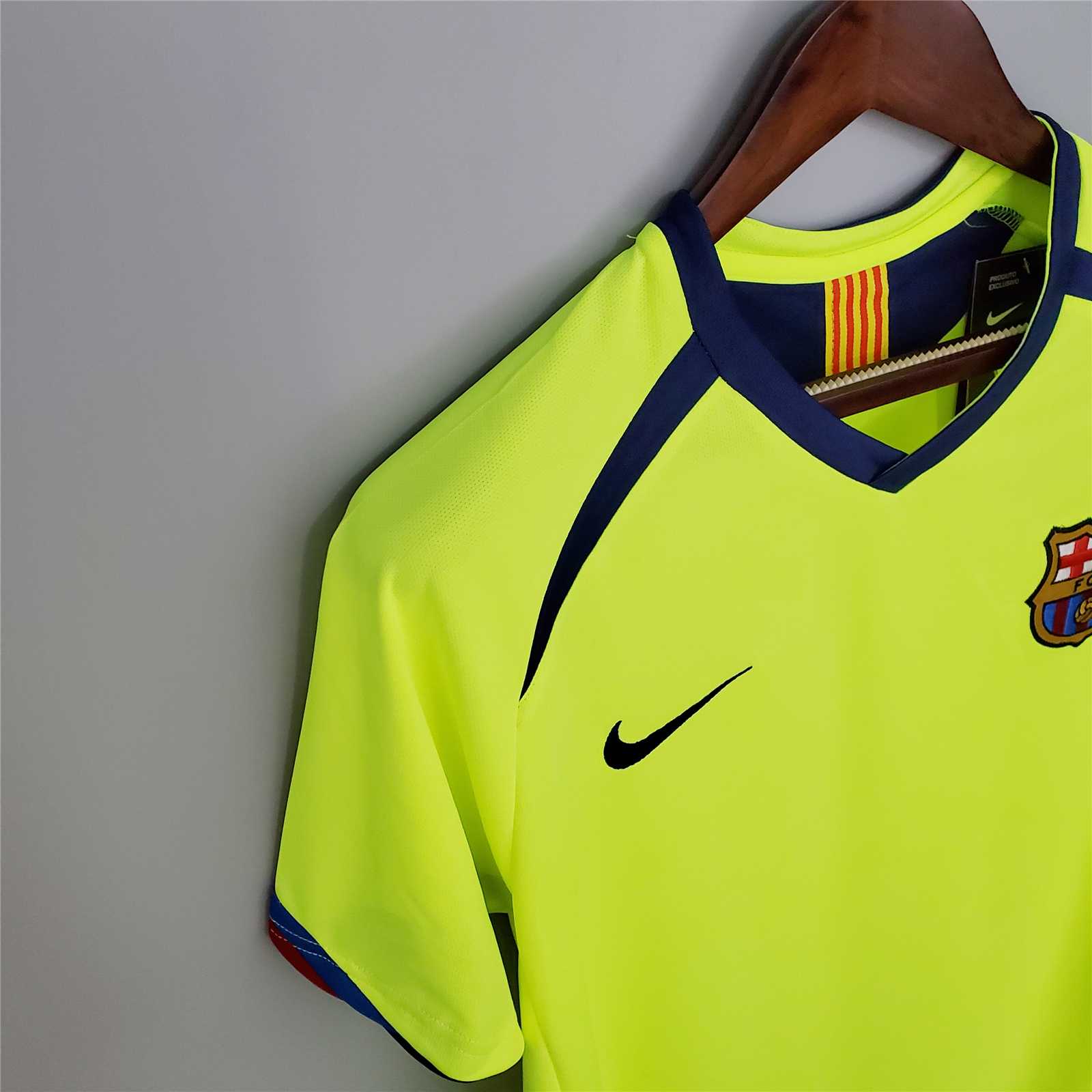 Retro Barcelona 05-06 Away Jersey - UnitedFutballJersey