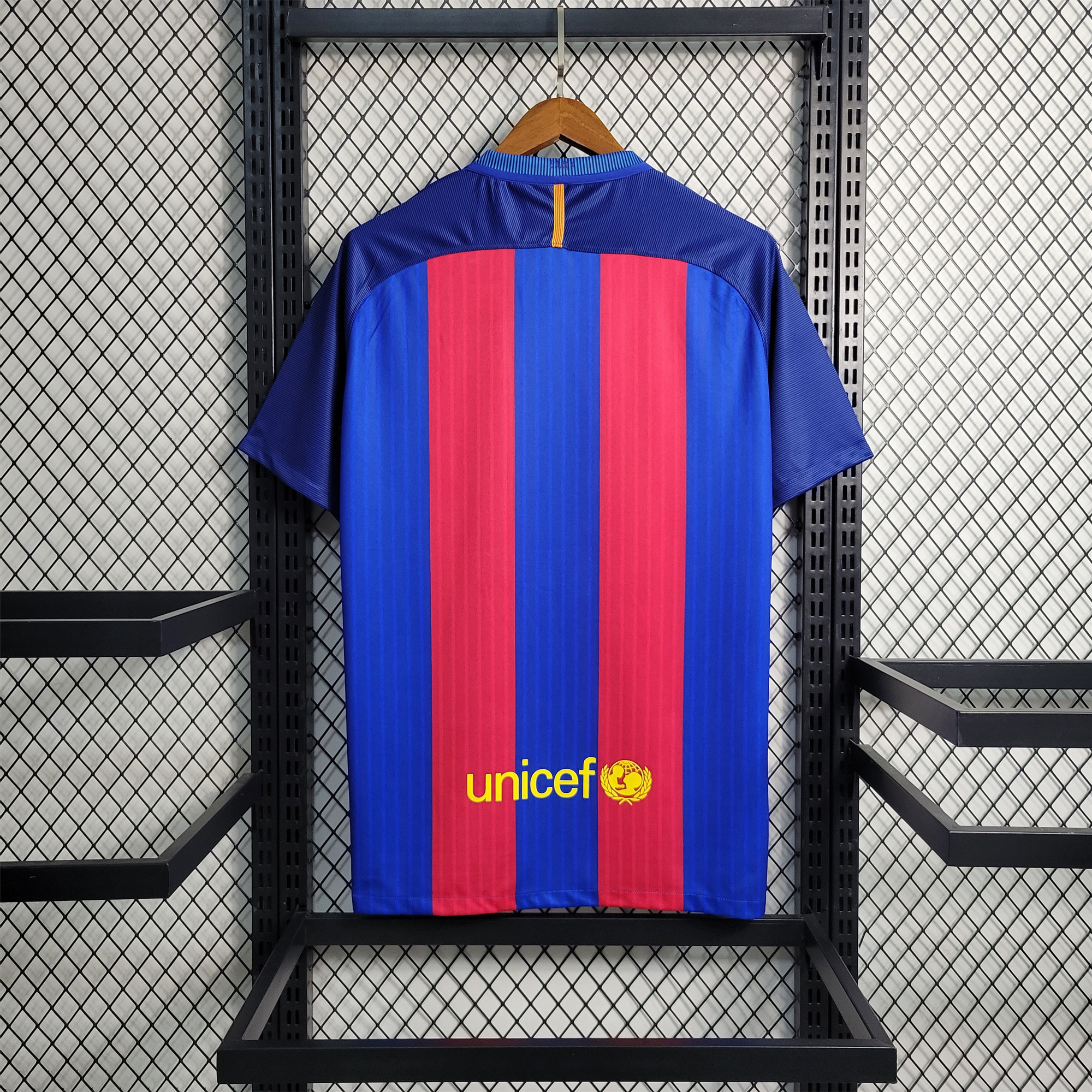 B.A.R.S.A Retro 16-17 Home Stadium Jersey - UnitedFutballJersey