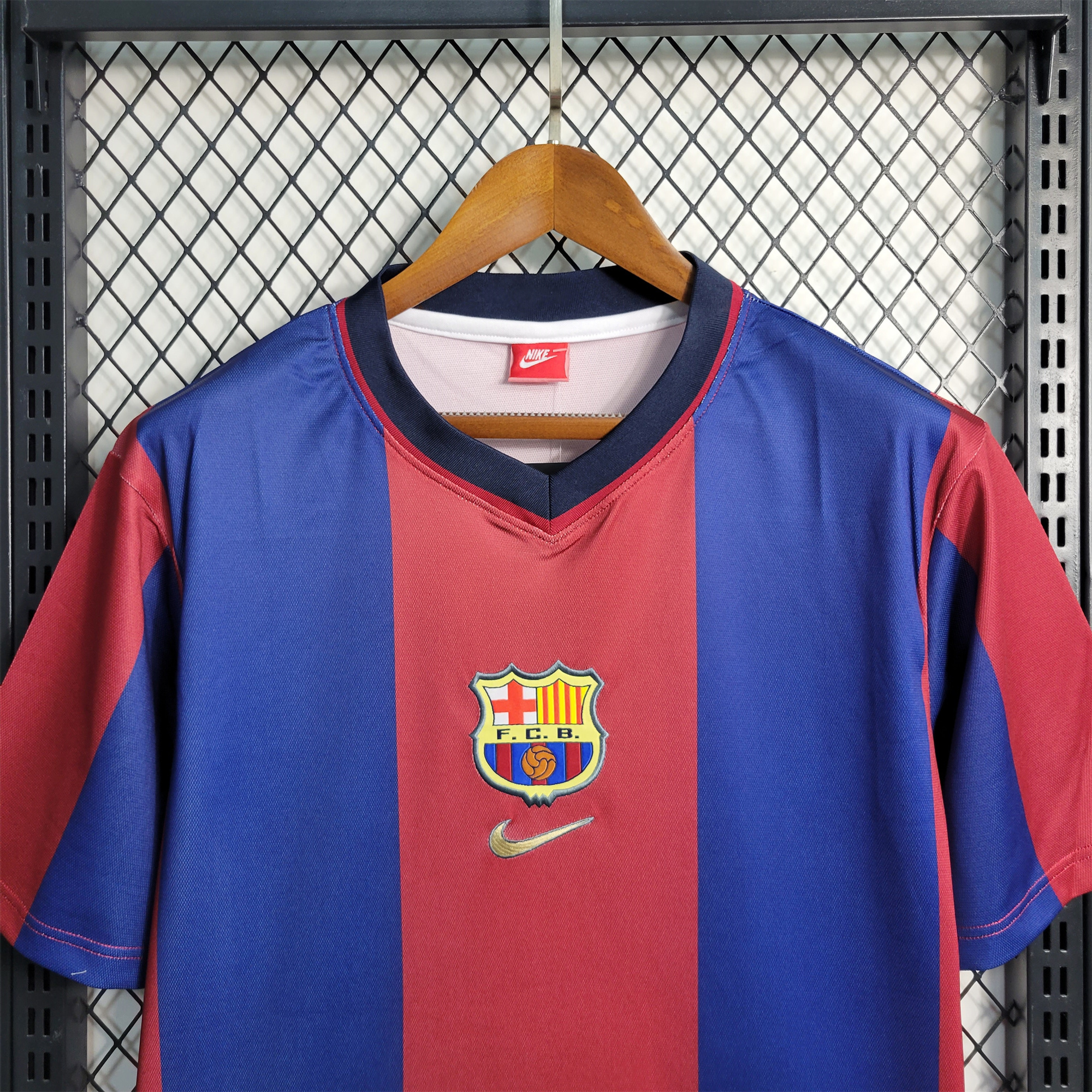 B.A.R.S.A Retro 98-99 Home Stadium Jersey - UnitedFutballJersey