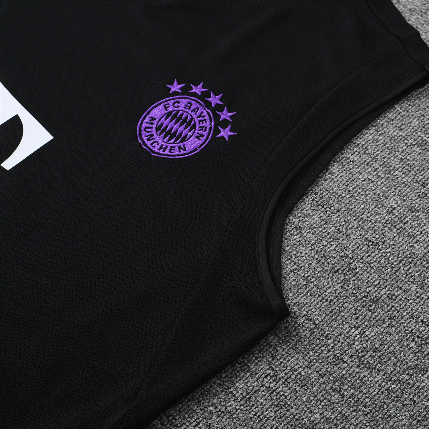 23-24 Bayern Munich Black Training Vest Suit - UnitedFutballJersey