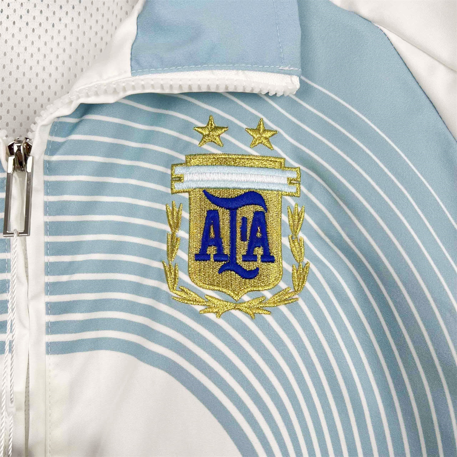 Argentina 25-26 Throwback Windbreaker Jacket - White with Blue Lines - UnitedFutballJersey