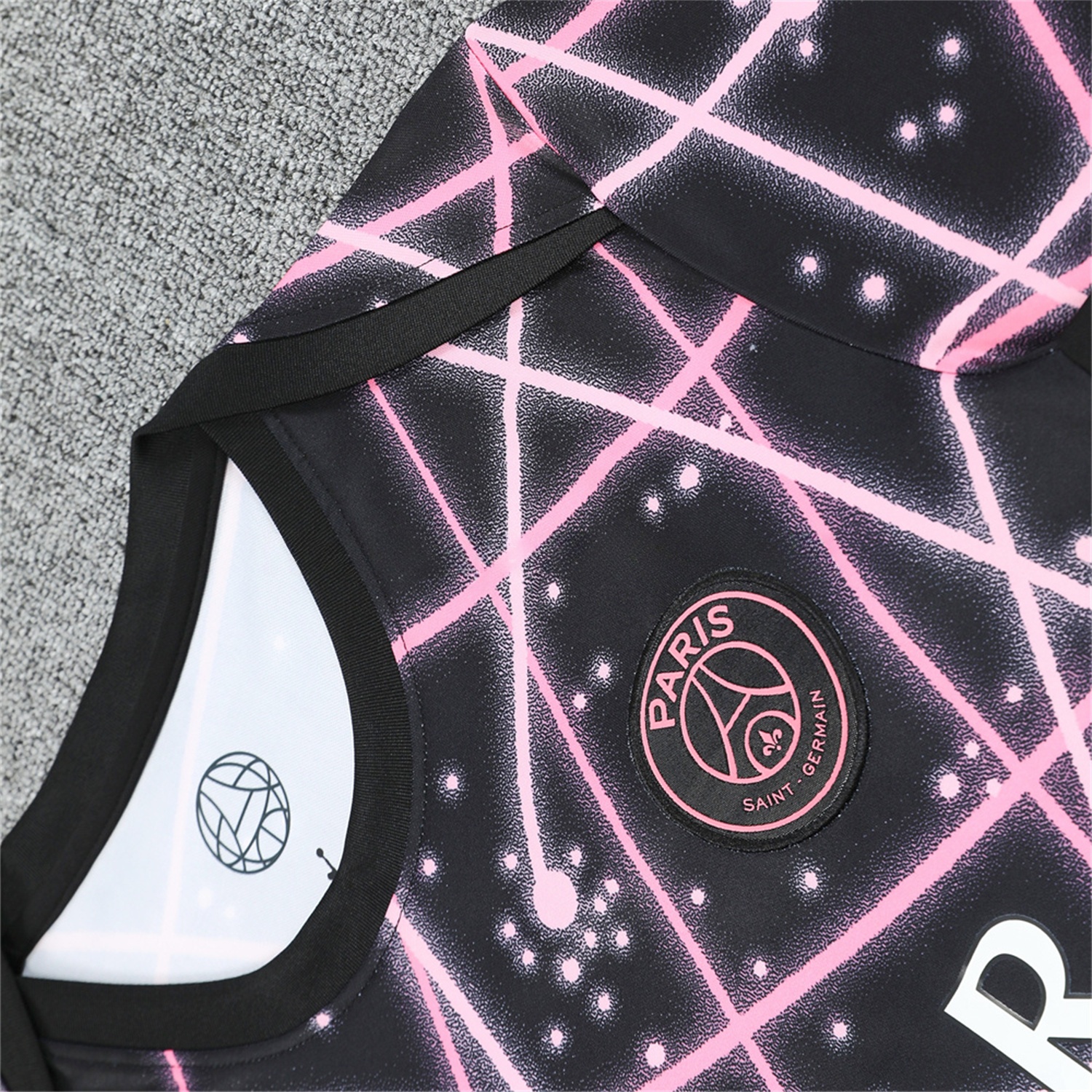 Paris Saint-Germain PSG 25-26 Short-Sleeve Training Set - Pink Fluorescent Rays Black Top & Black Shorts - UnitedFutballJersey