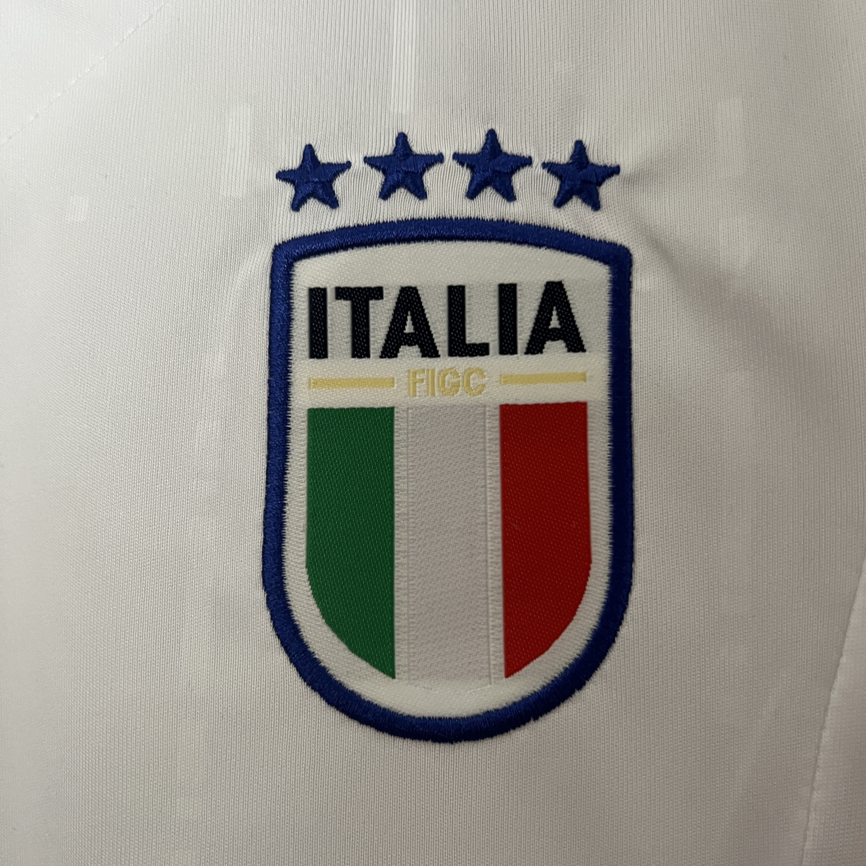 Italy 2024 Away Stadium Kids Kit - UnitedFutballJersey