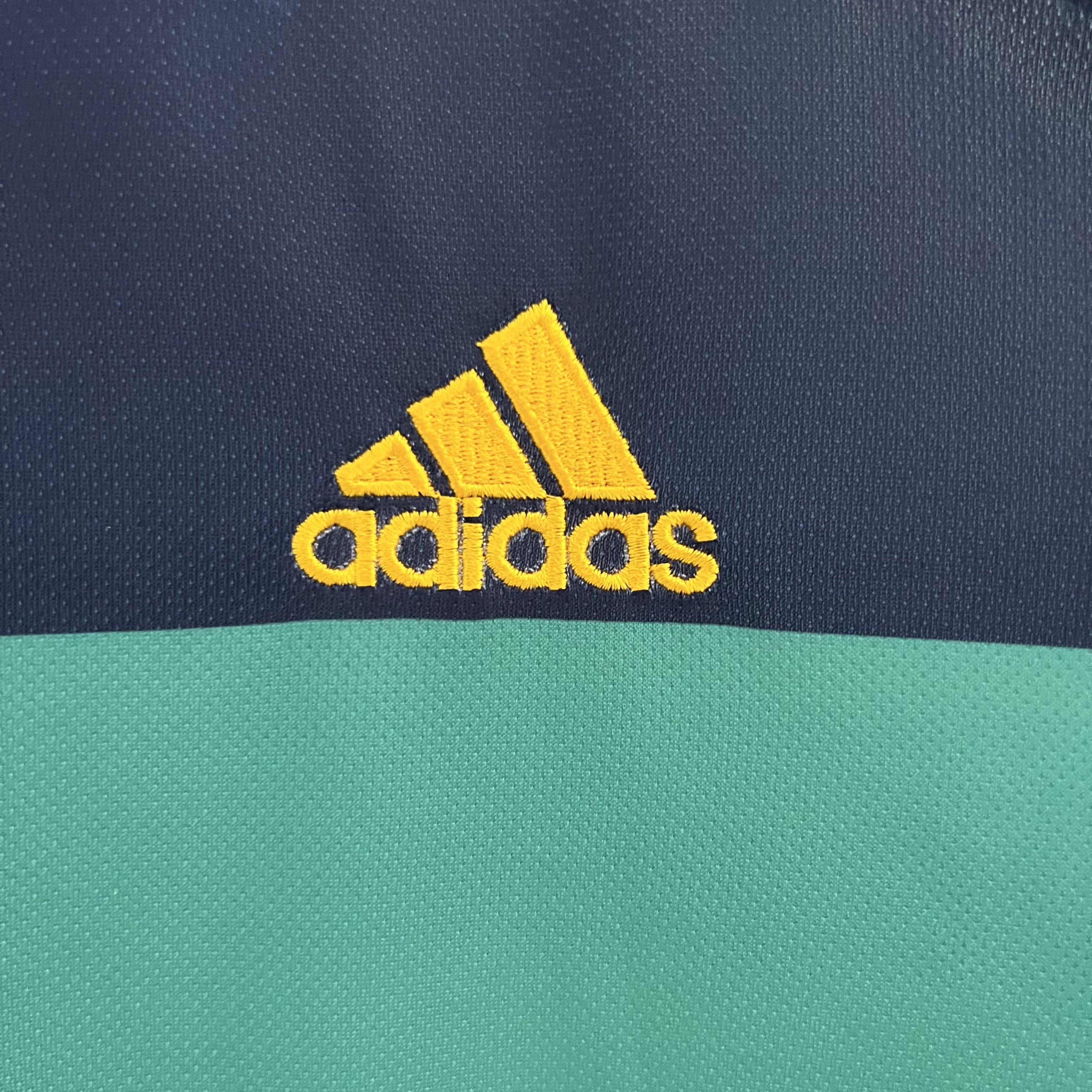 Retro Spain 2010 Green Goalkeeper Jersey - UnitedFutballJersey