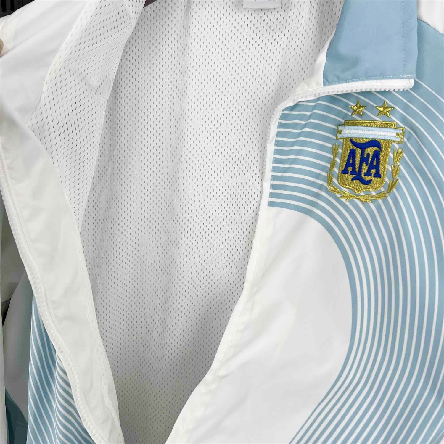 Argentina 25-26 Throwback Windbreaker Jacket - White with Blue Lines - UnitedFutballJersey