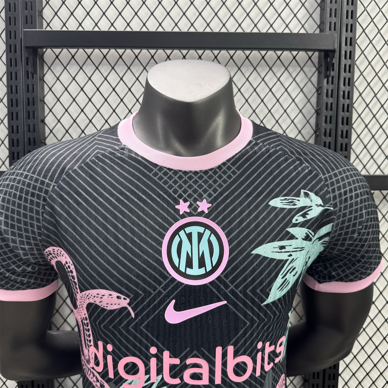 Inter Milan 25-26 Pink Snake Special Black Jersey - Player Version - UnitedFutballJersey