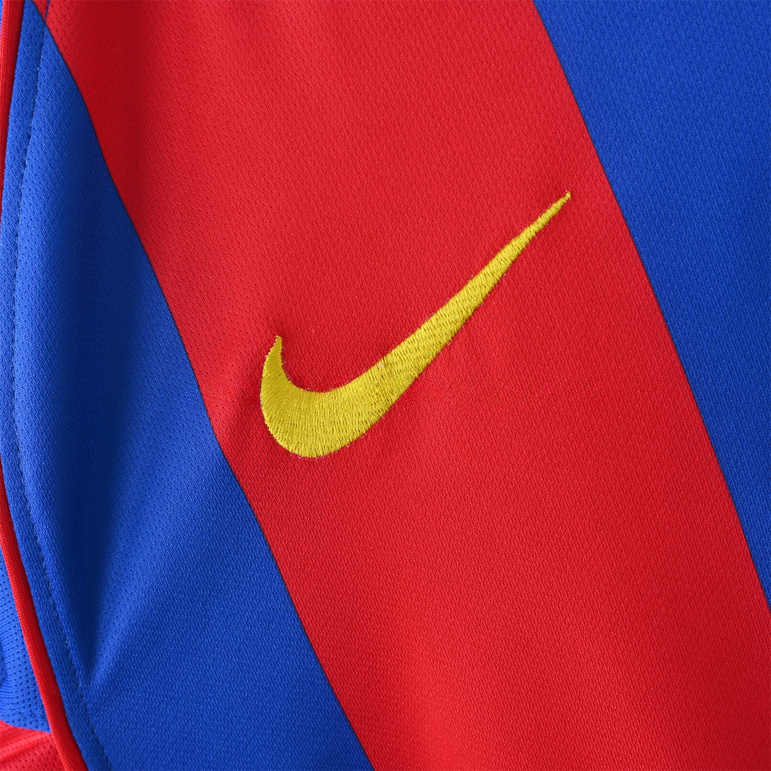 Retro Barcelona 04-05 Home Jersey - UnitedFutballJersey