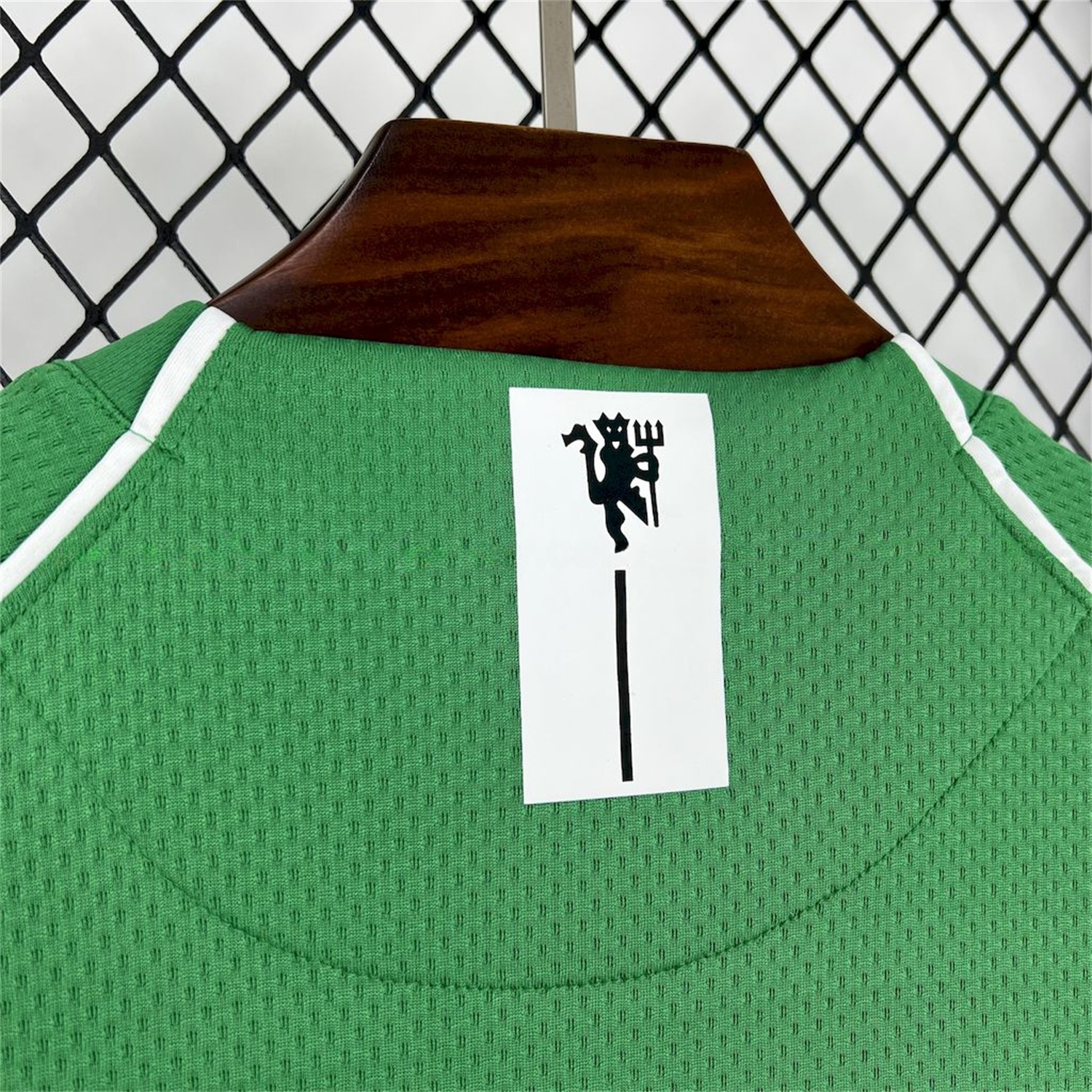 Retro Manchester United 2007-08 Green Goalkeeper Jersey - UnitedFutballJersey