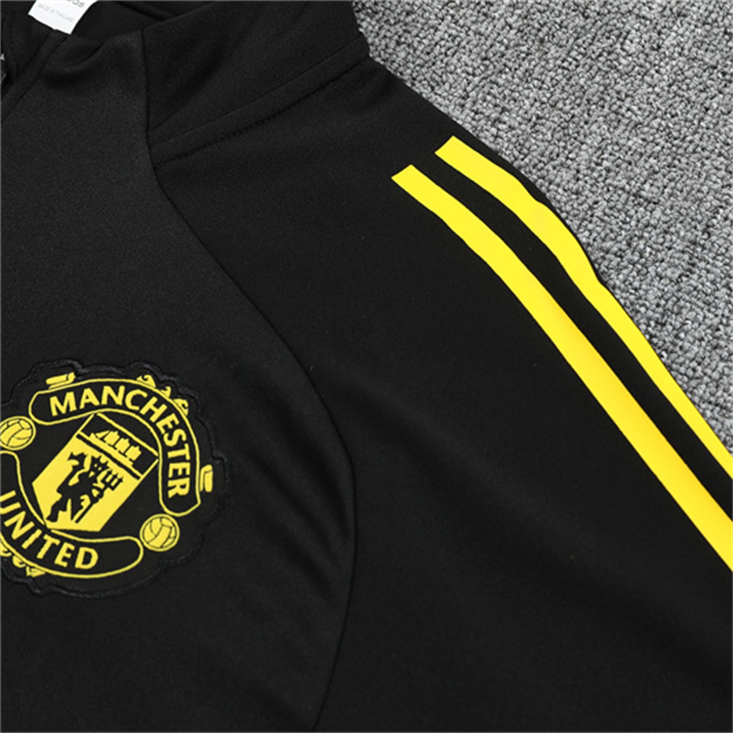 Manchester United 25-26 Kid Long Sleeves Training Set - Black Top & Black Pants - UnitedFutballJersey