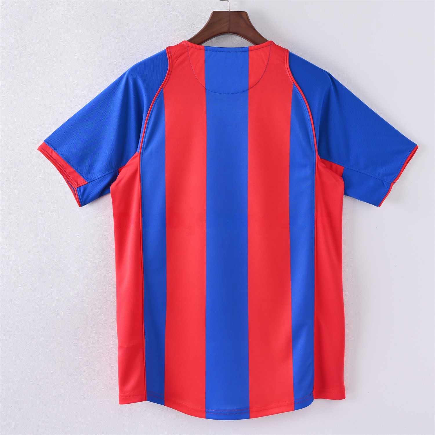 Retro Barcelona 04-05 Home Jersey - UnitedFutballJersey