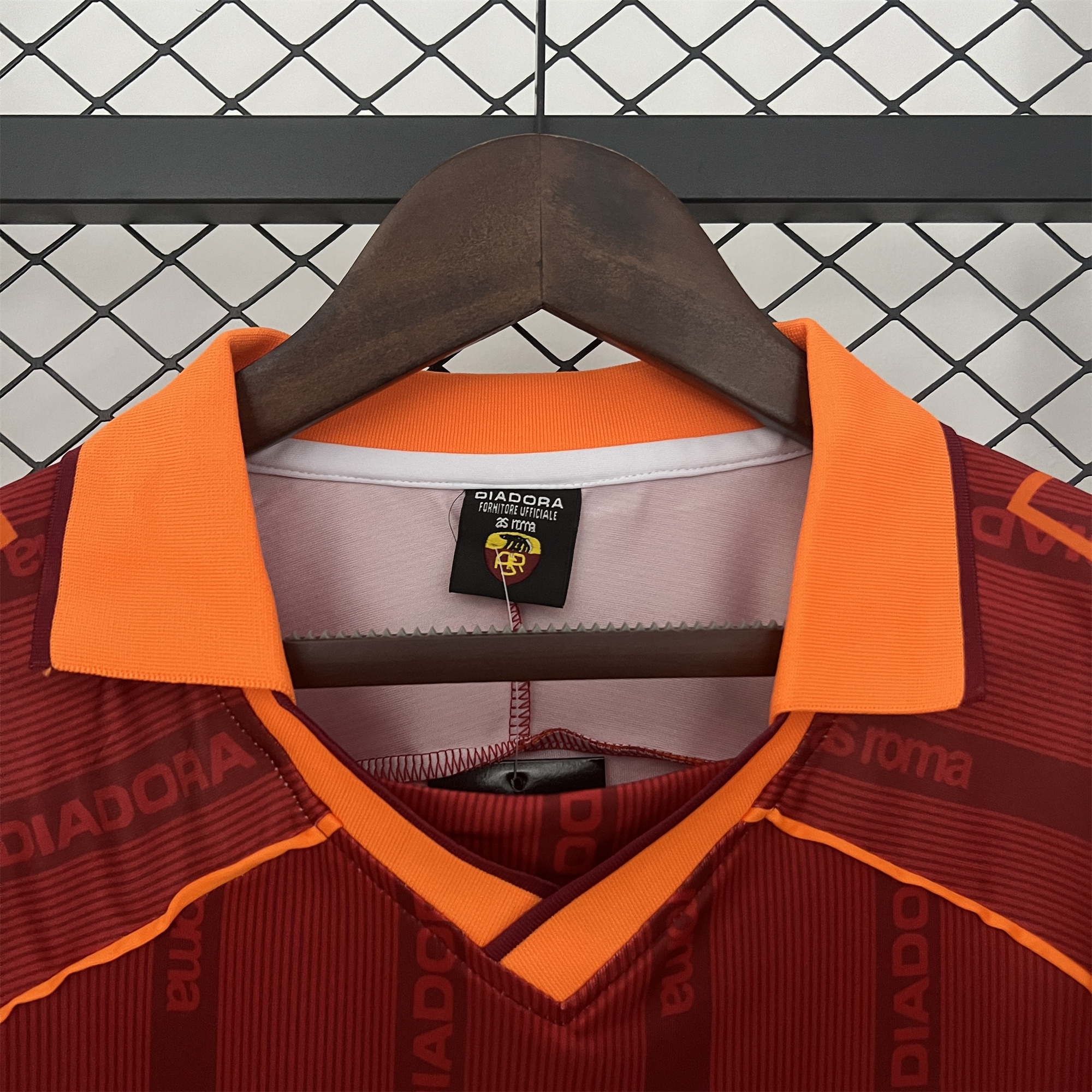 Retro Roma 1999-00 Home Jersey - UnitedFutballJersey