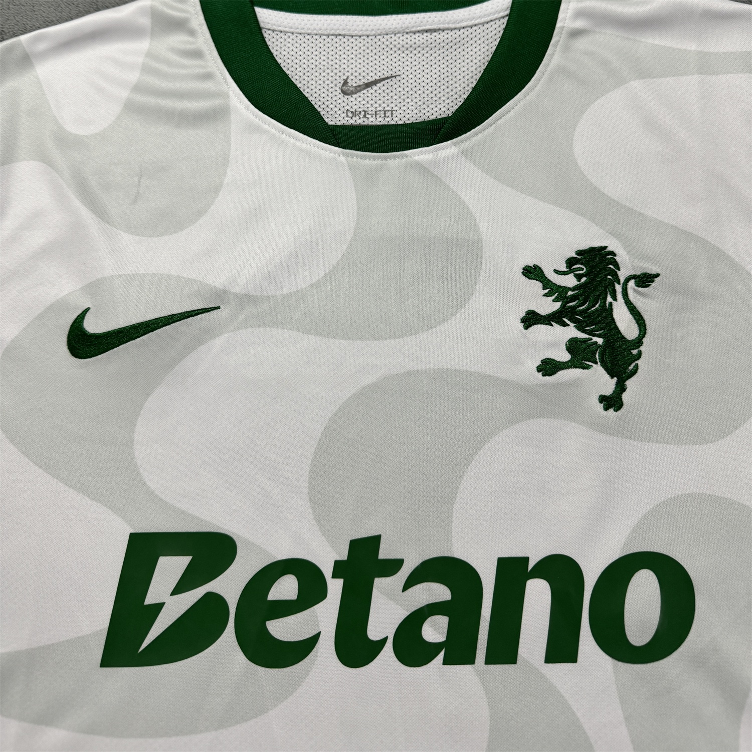 Sporting CP 25-26 Away Jersey - Fans Version - UnitedFutballJersey