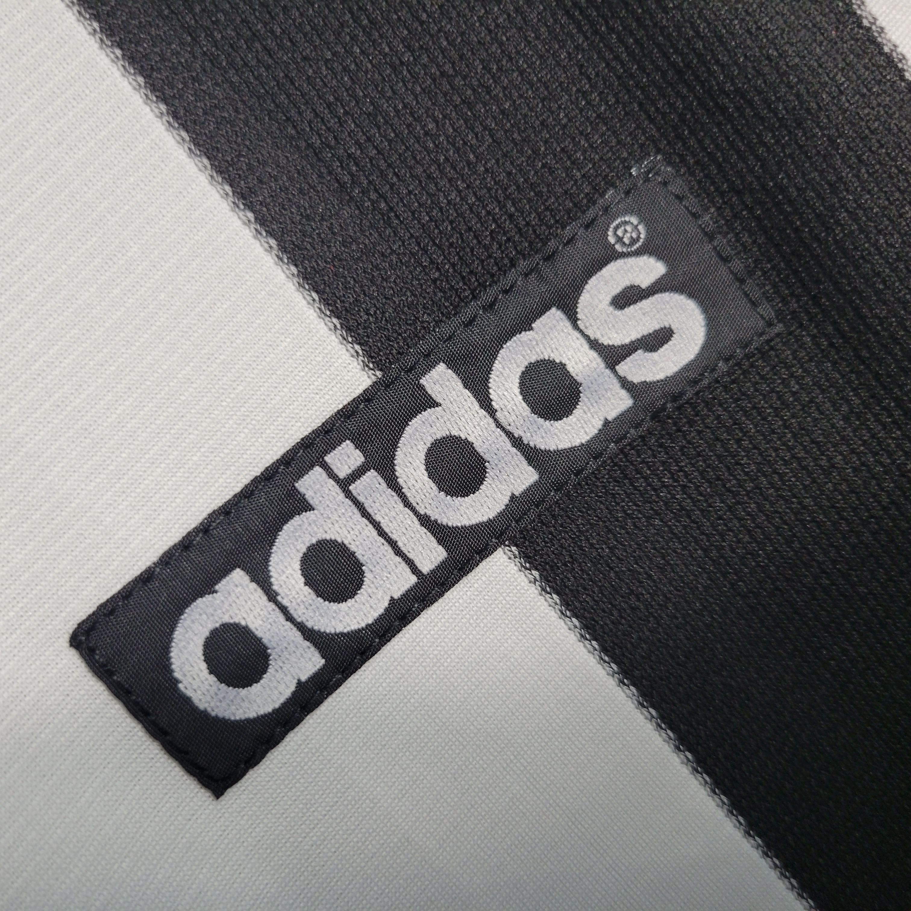 Retro Newcastle United 1997-99 Home Stadium Long Sleeve Jersey - UnitedFutballJersey