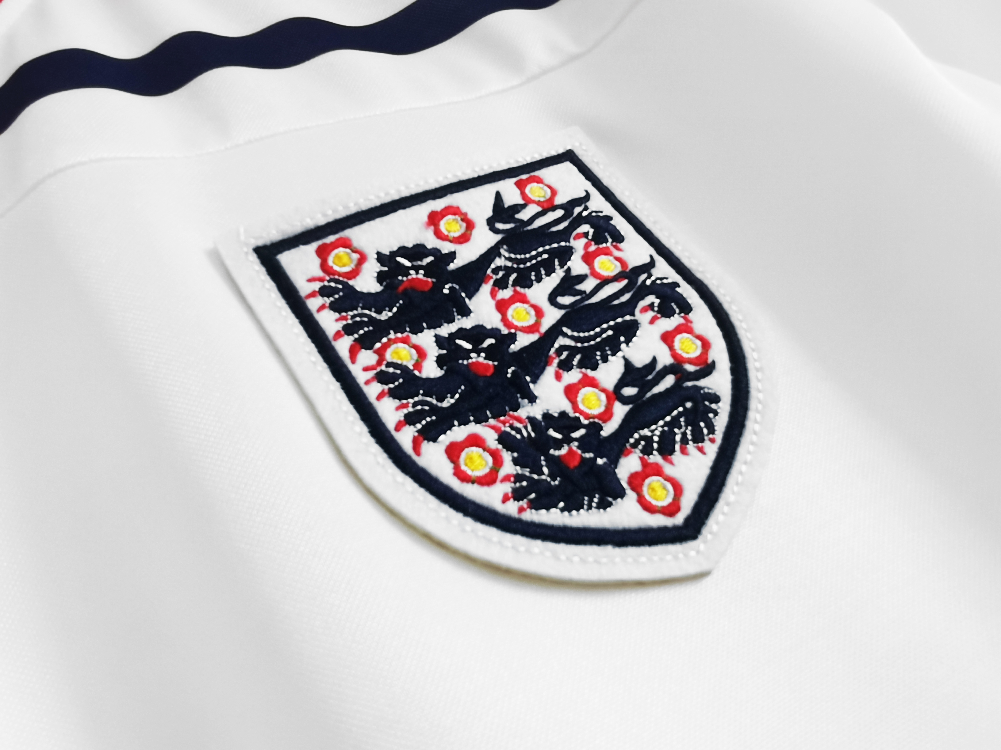 Retro England 1982 Home Stadium Jersey - UnitedFutballJersey
