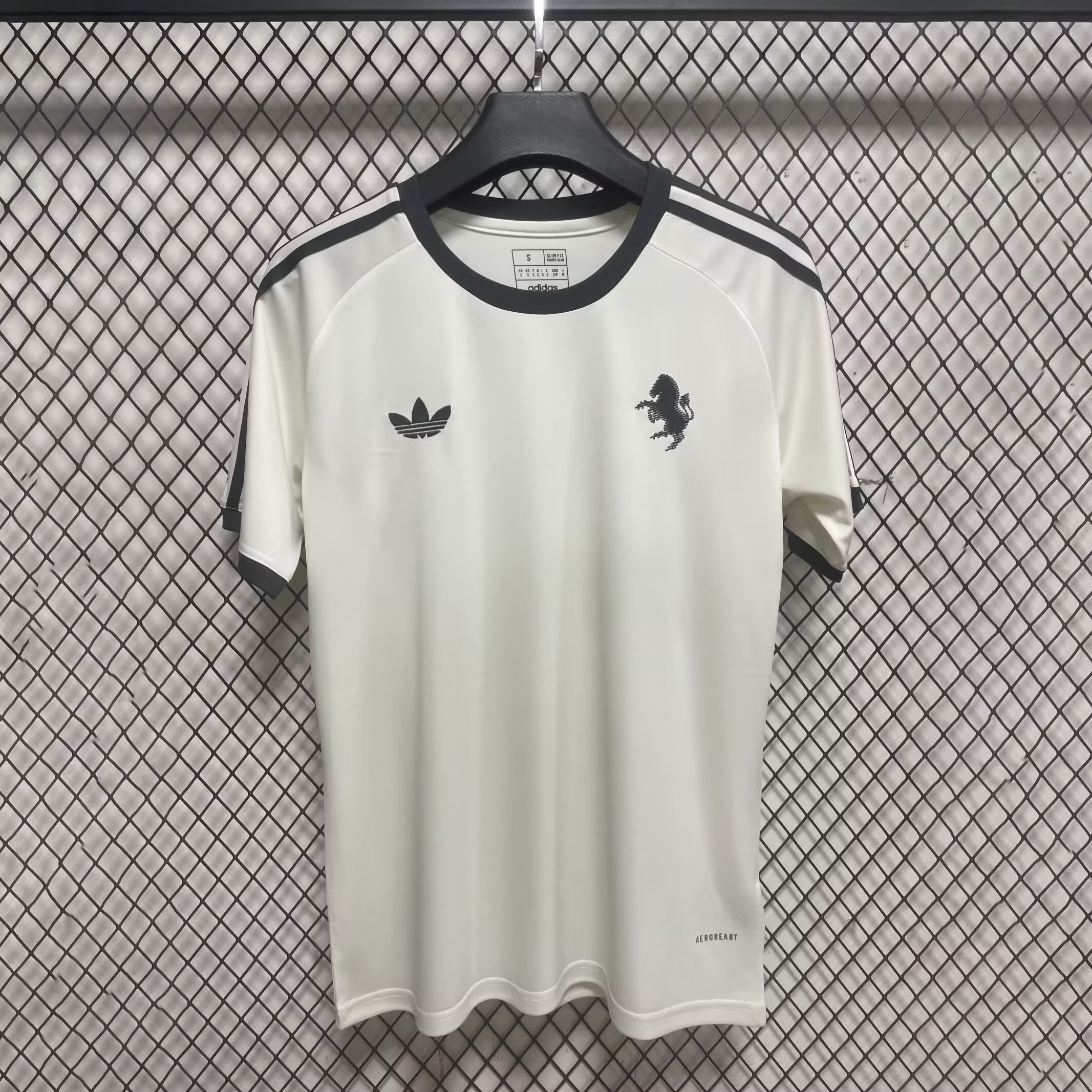 Juventus 24-25 Vintage Trefoil White and Black Men's T-Shirt - UnitedFutballJersey