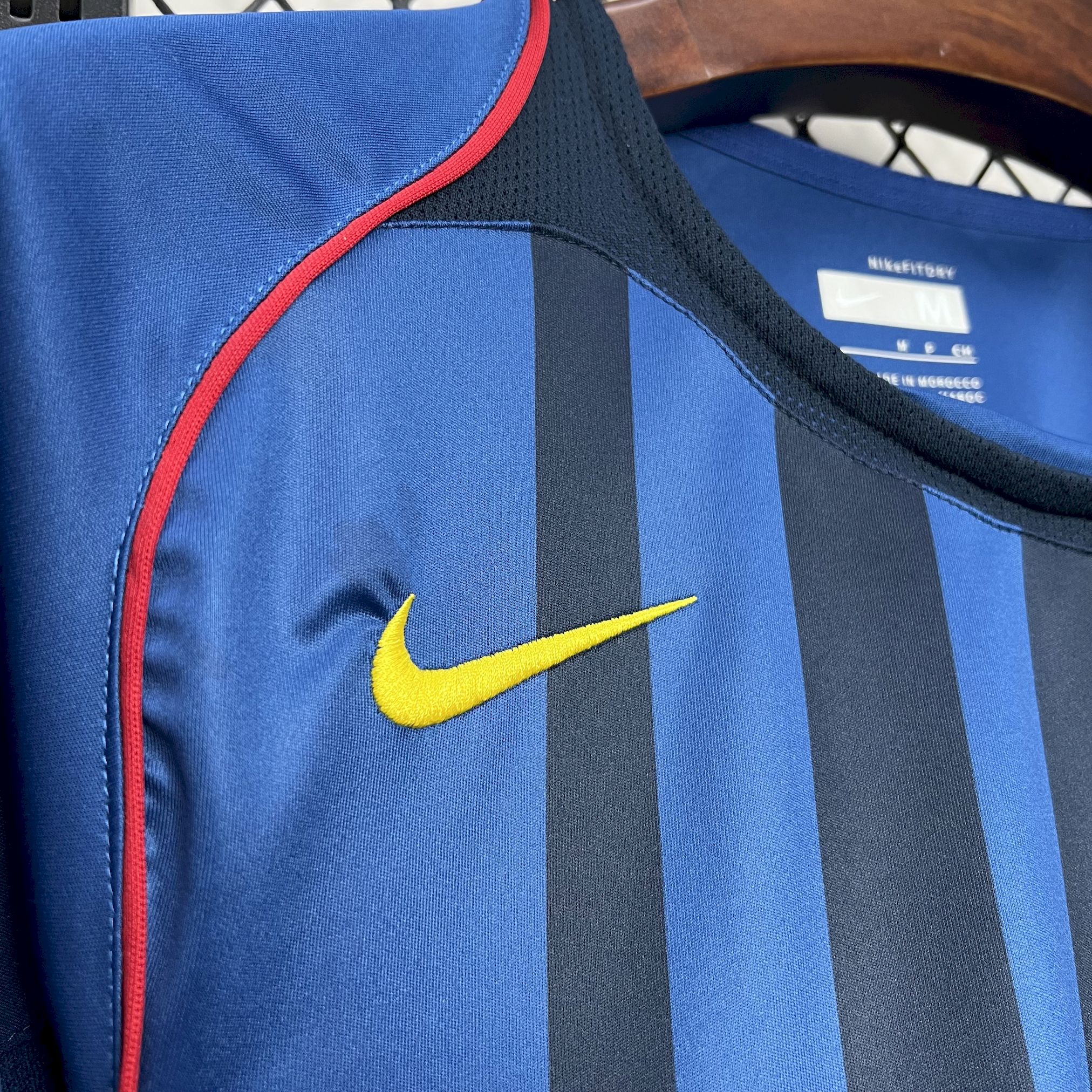 Retro Barcelona 04-05 Away Jersey - UnitedFutballJersey