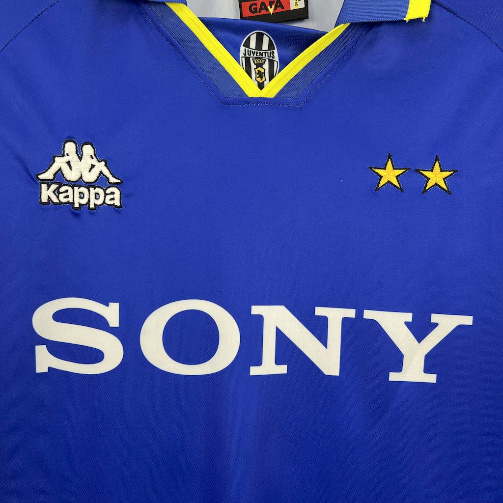 Retro Juventus 1996-97 Away Jersey - UnitedFutballJersey