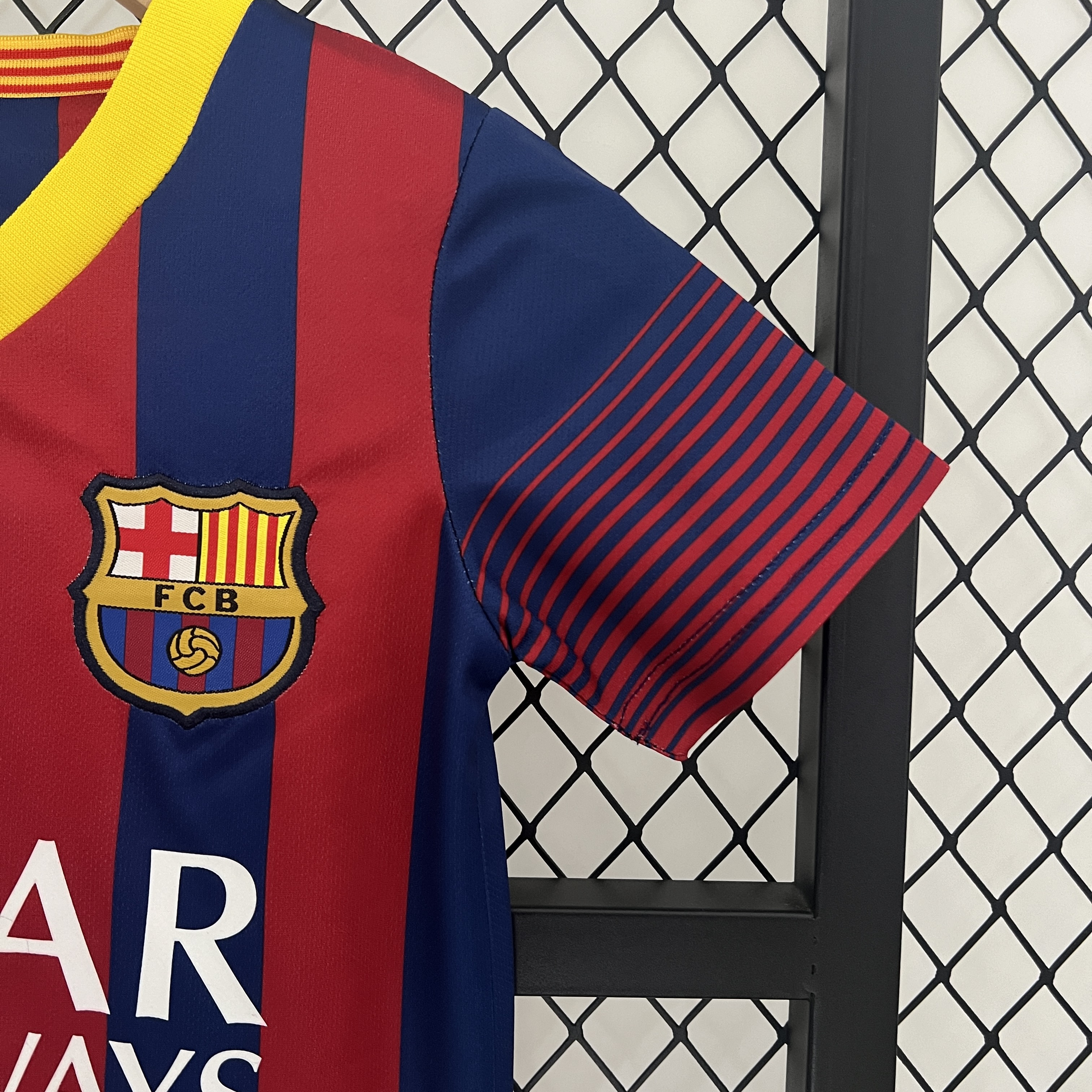 Retro Barcelona 2013-14 Home Stadium Kids Kit - UnitedFutballJersey
