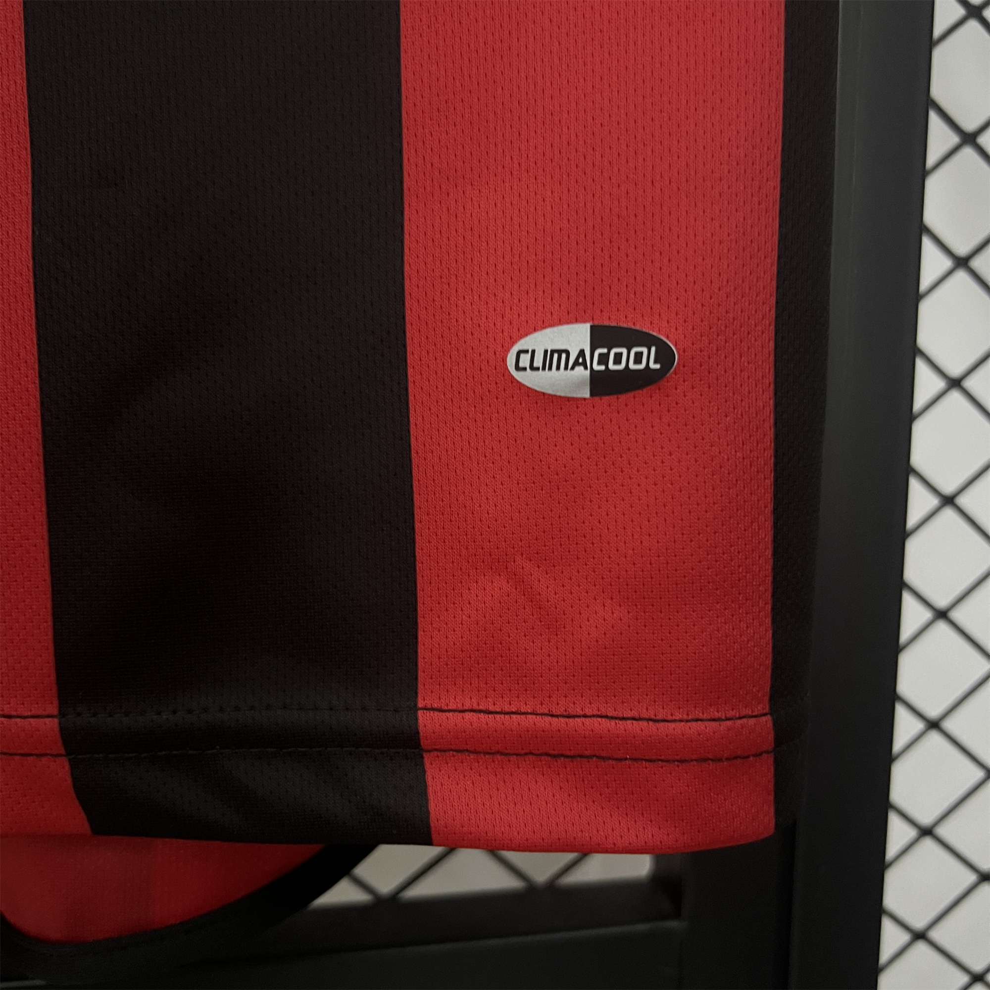 Retro AC Milan 2003-04 Home Jersey - UnitedFutballJersey
