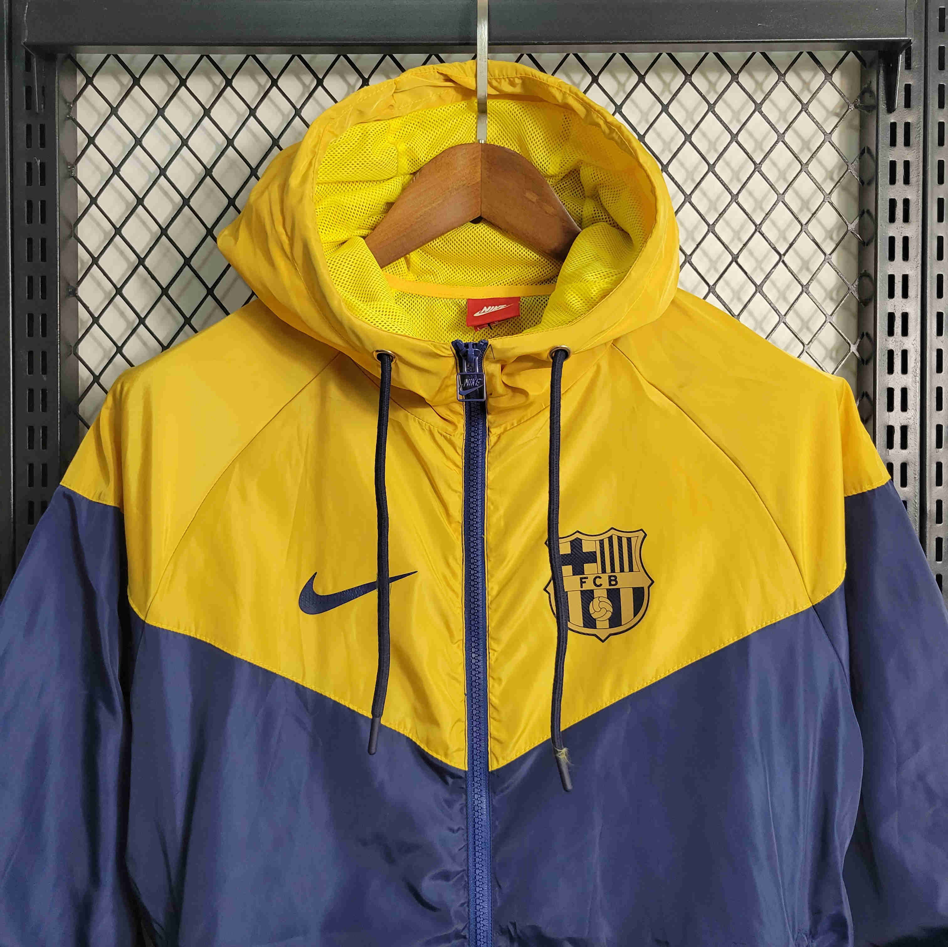 B.A.R.S.A 23-24 Red Royal Blue Yellow PlayerWindbreaker - UnitedFutballJersey
