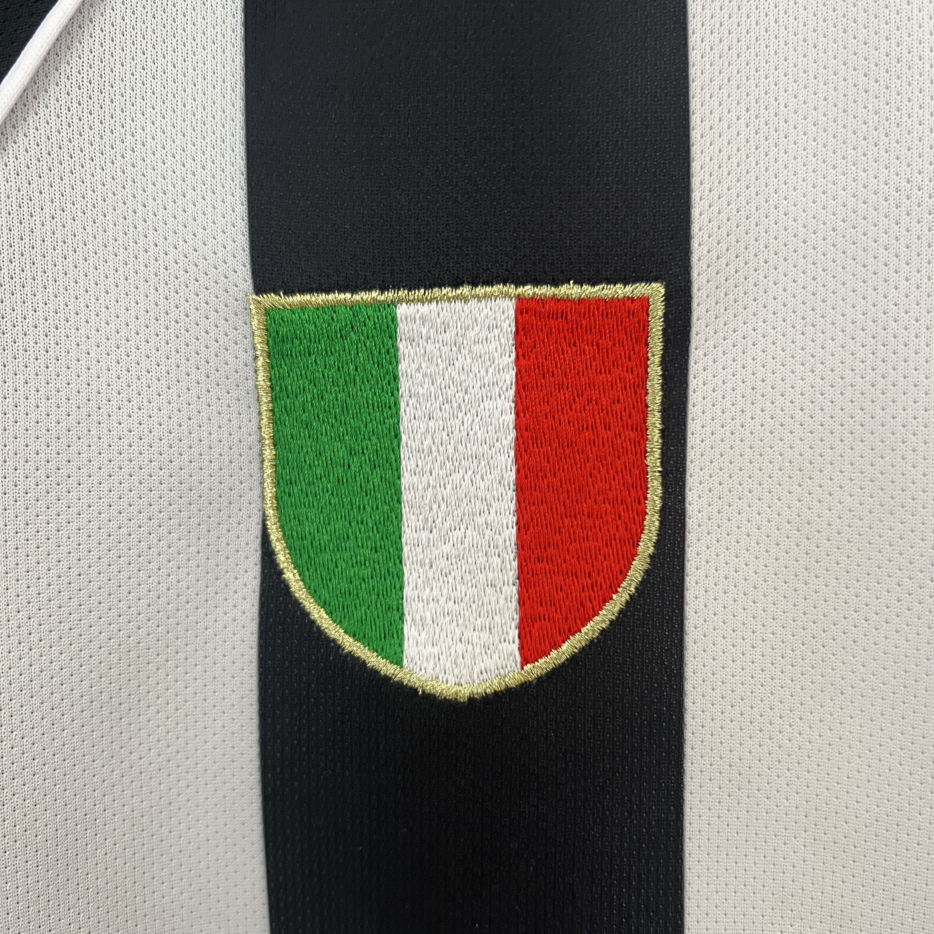 Retro Juventus 2002-03 European Home Jersey - UnitedFutballJersey