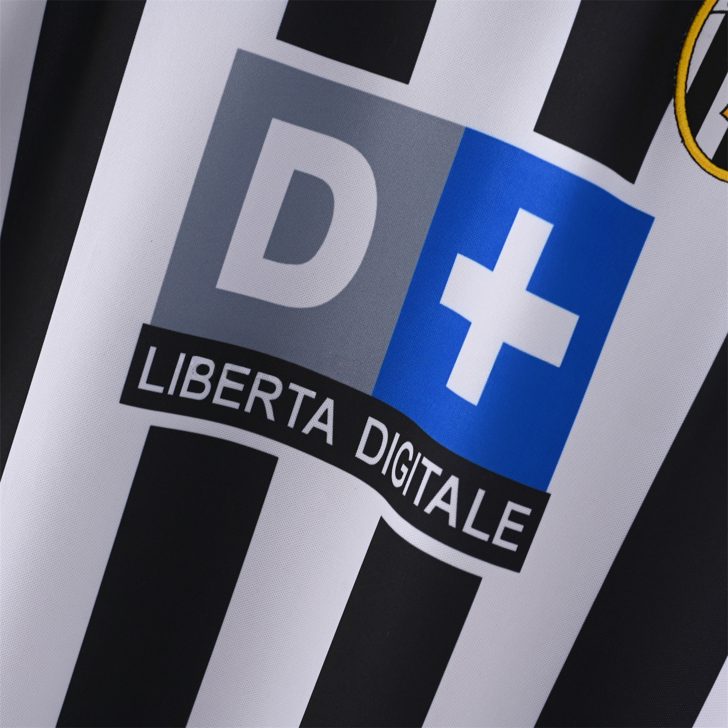 Retro Juventus 1999-00 Home Jersey - UnitedFutballJersey