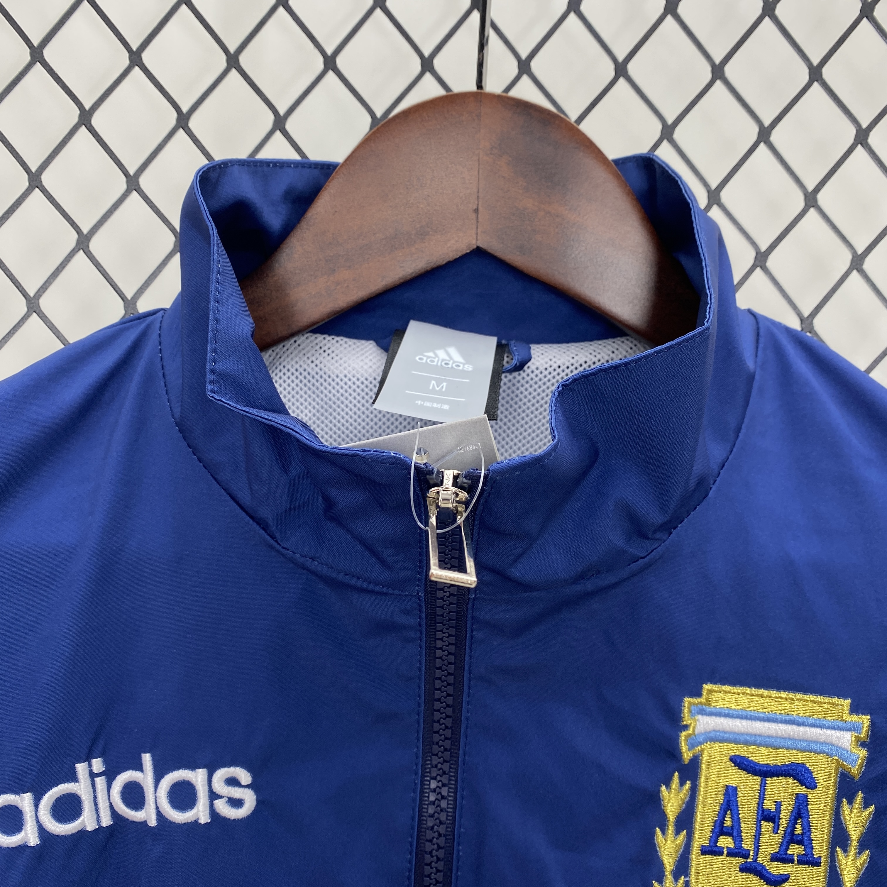 Argentina 24-25 Throwback Windbreaker Jacket - Blue - UnitedFutballJersey