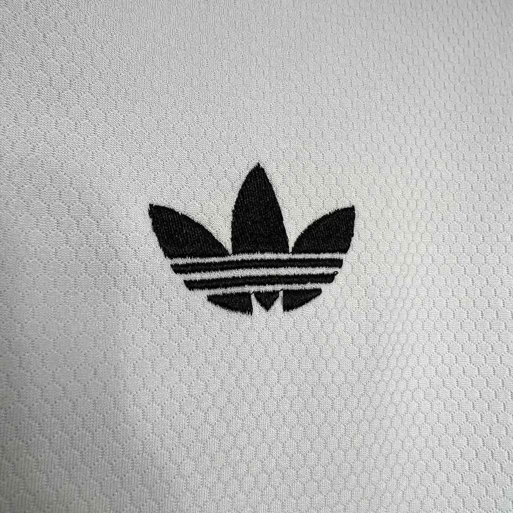 Juventus 24-25 White Pre-Match Jersey - Fans Version - UnitedFutballJersey