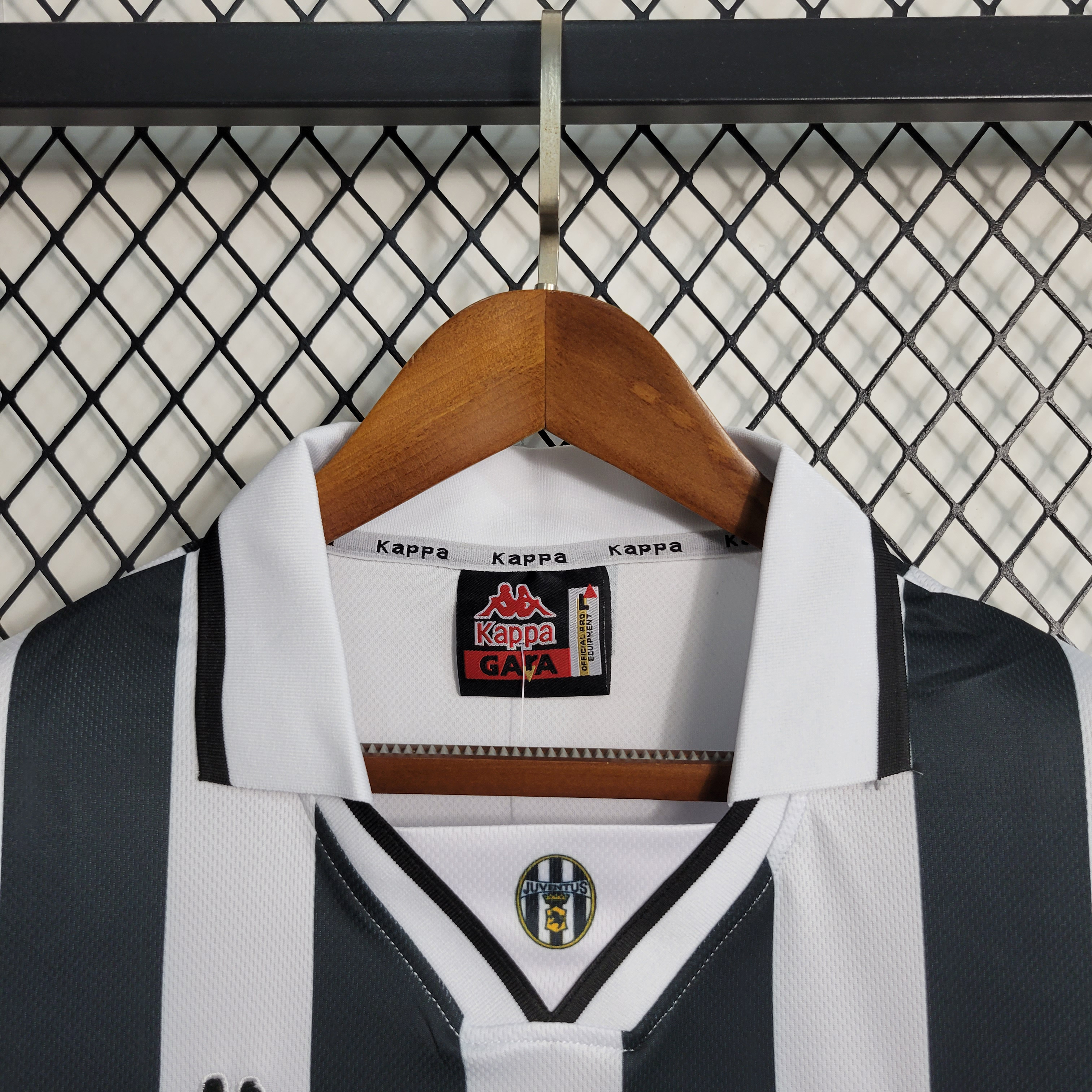 Retro Juventus 1995-97 Home Stadium Jersey - UnitedFutballJersey