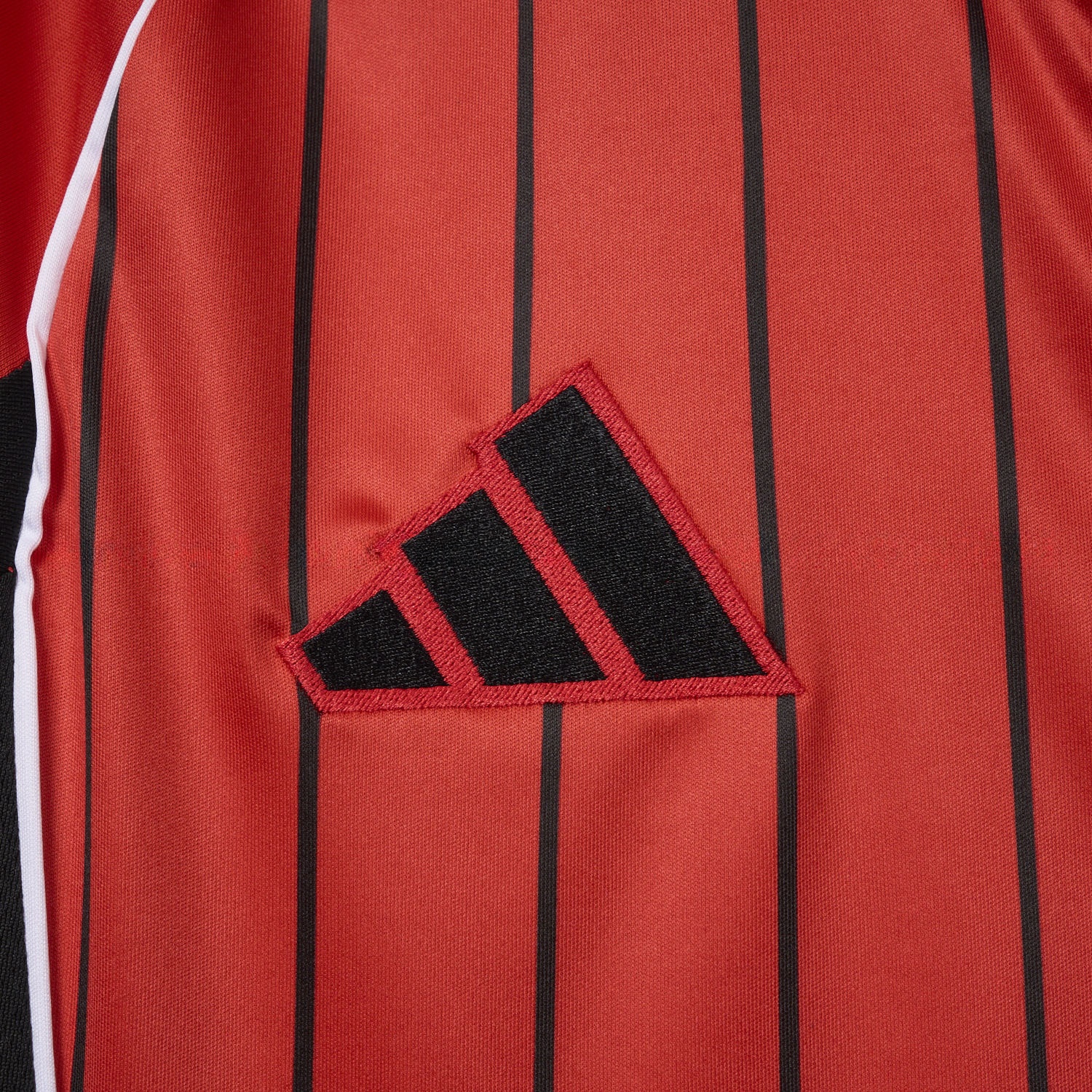 Manchester United 25-26 Red Baseball Jersey with Black Stripes - UnitedFutballJersey