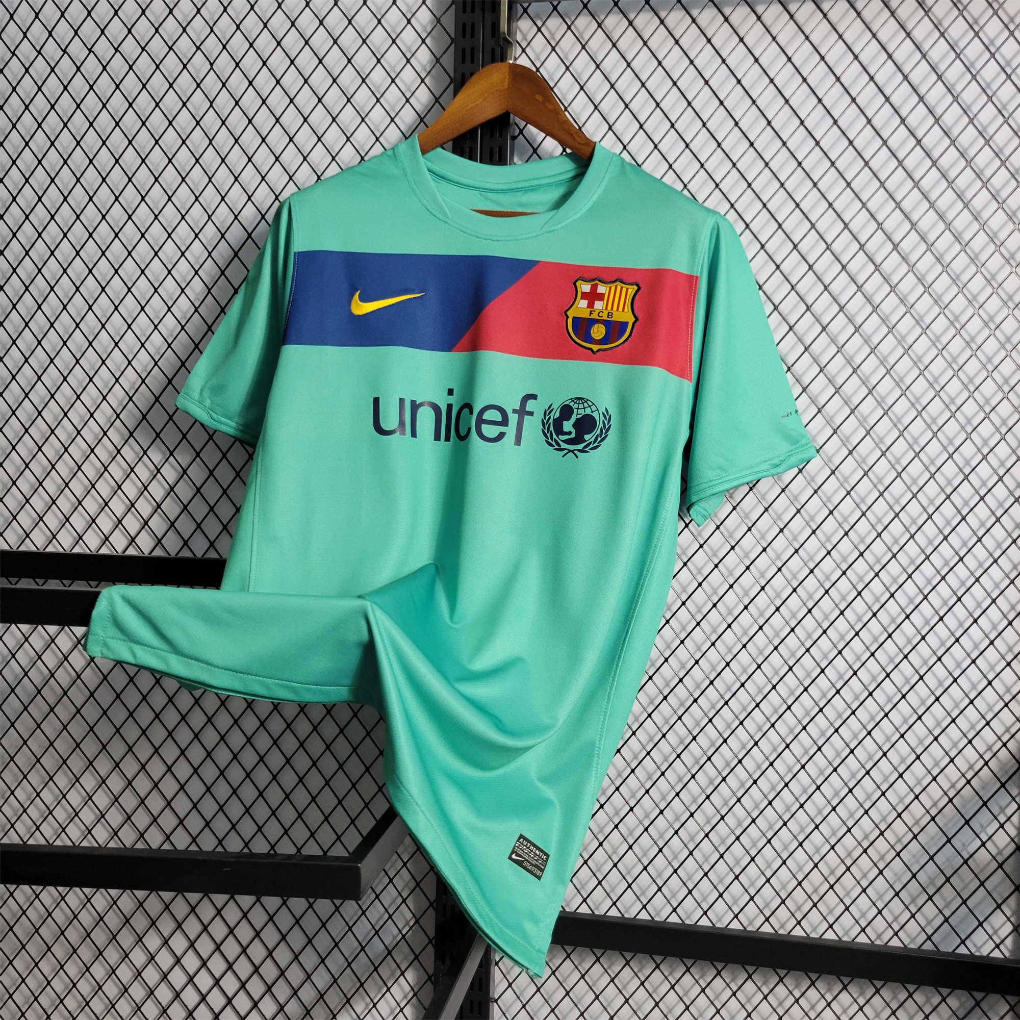B.A.R.S.A Retro 10-11 Away Stadium Jersey - UnitedFutballJersey