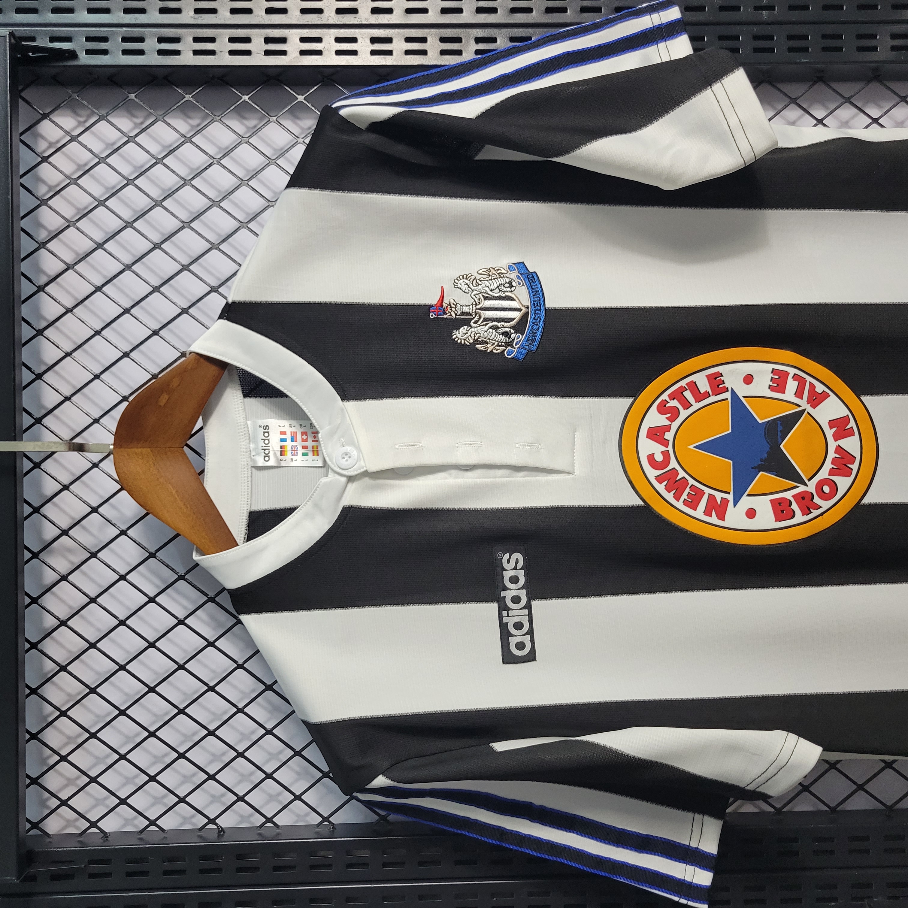 Retro Newcastle United 1997-99 Home Stadium Jersey - UnitedFutballJersey