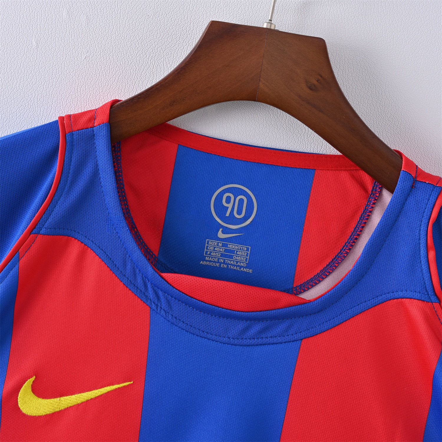 Retro Barcelona 04-05 Home Jersey - UnitedFutballJersey