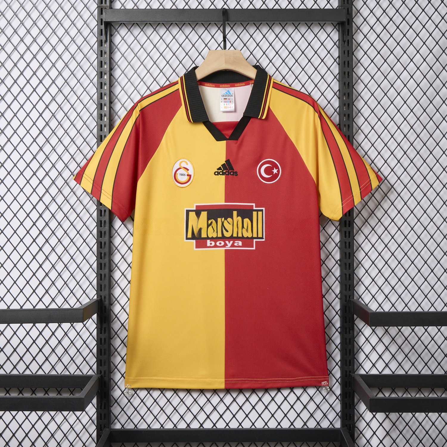 Retro Galatasaray 1998-99 Home Jersey - UnitedFutballJersey